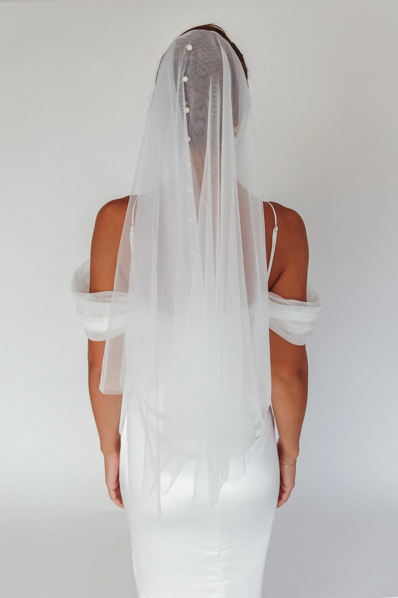 Marina Pearl Accent Veil White