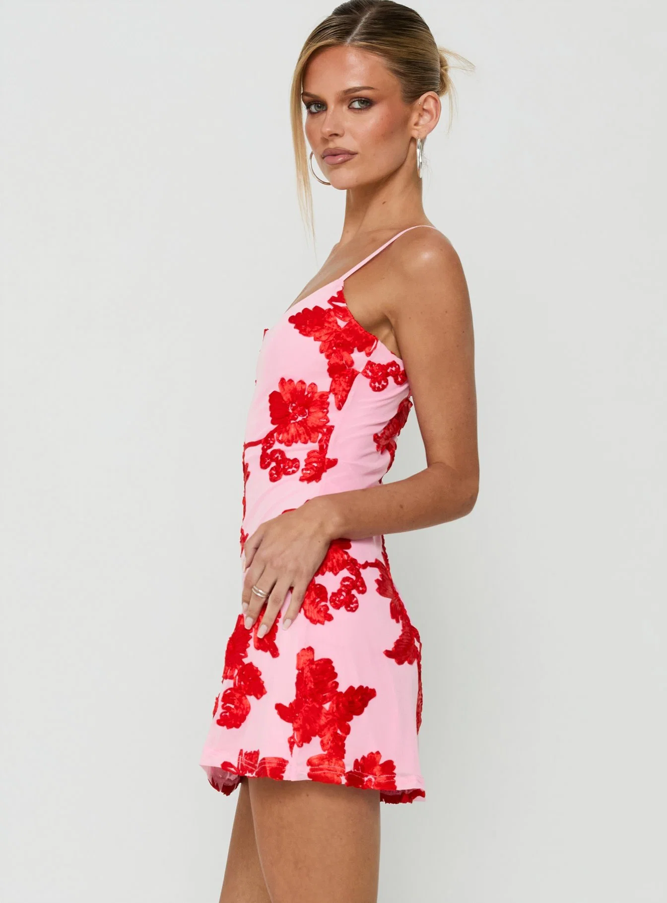 Kareina Scoop Embroidered Mini Dress Pink / Red - FASHION NOB