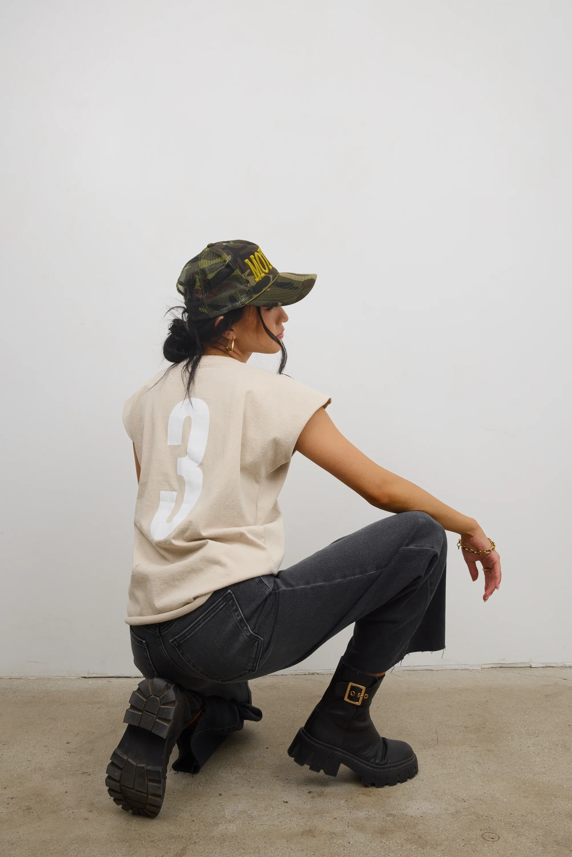 Vinnie Muscle Tee in Beige