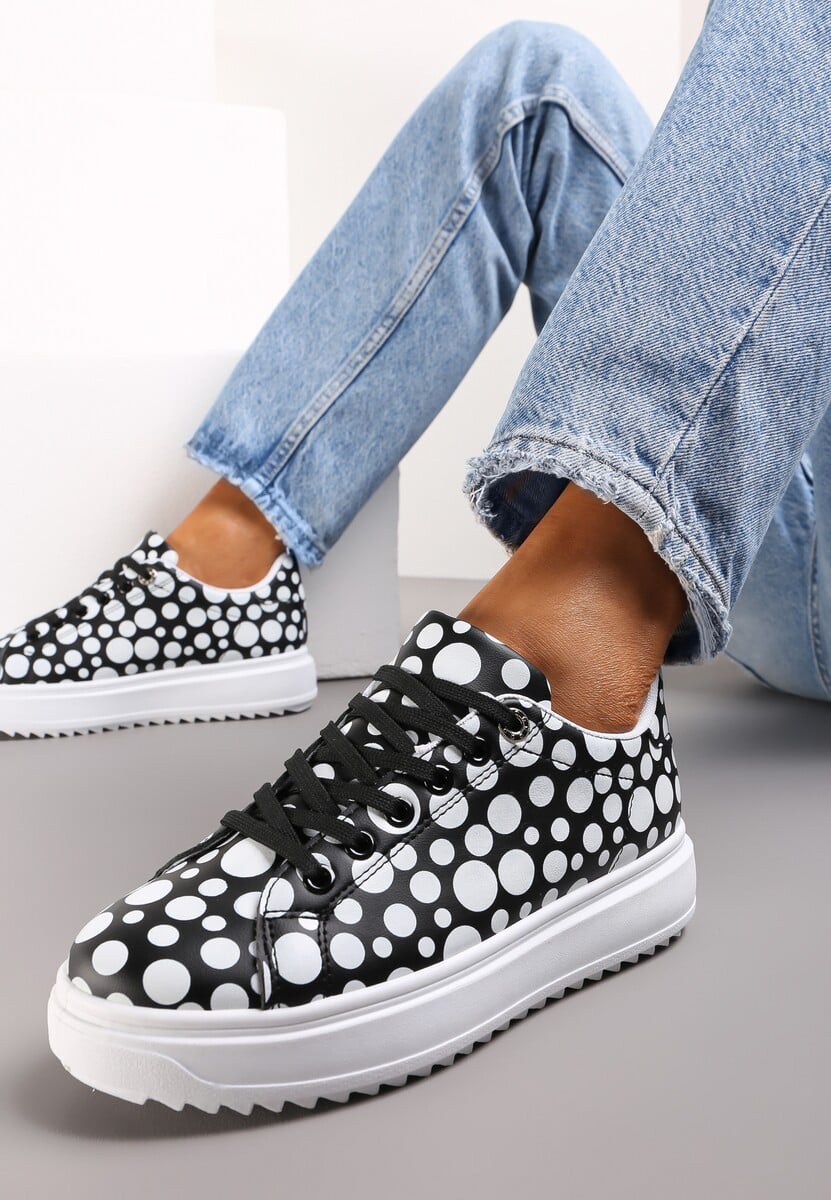 Czarno-Białe Sznurowane Sneakersy w Kropki na Grubej Podeszwie Abbesa