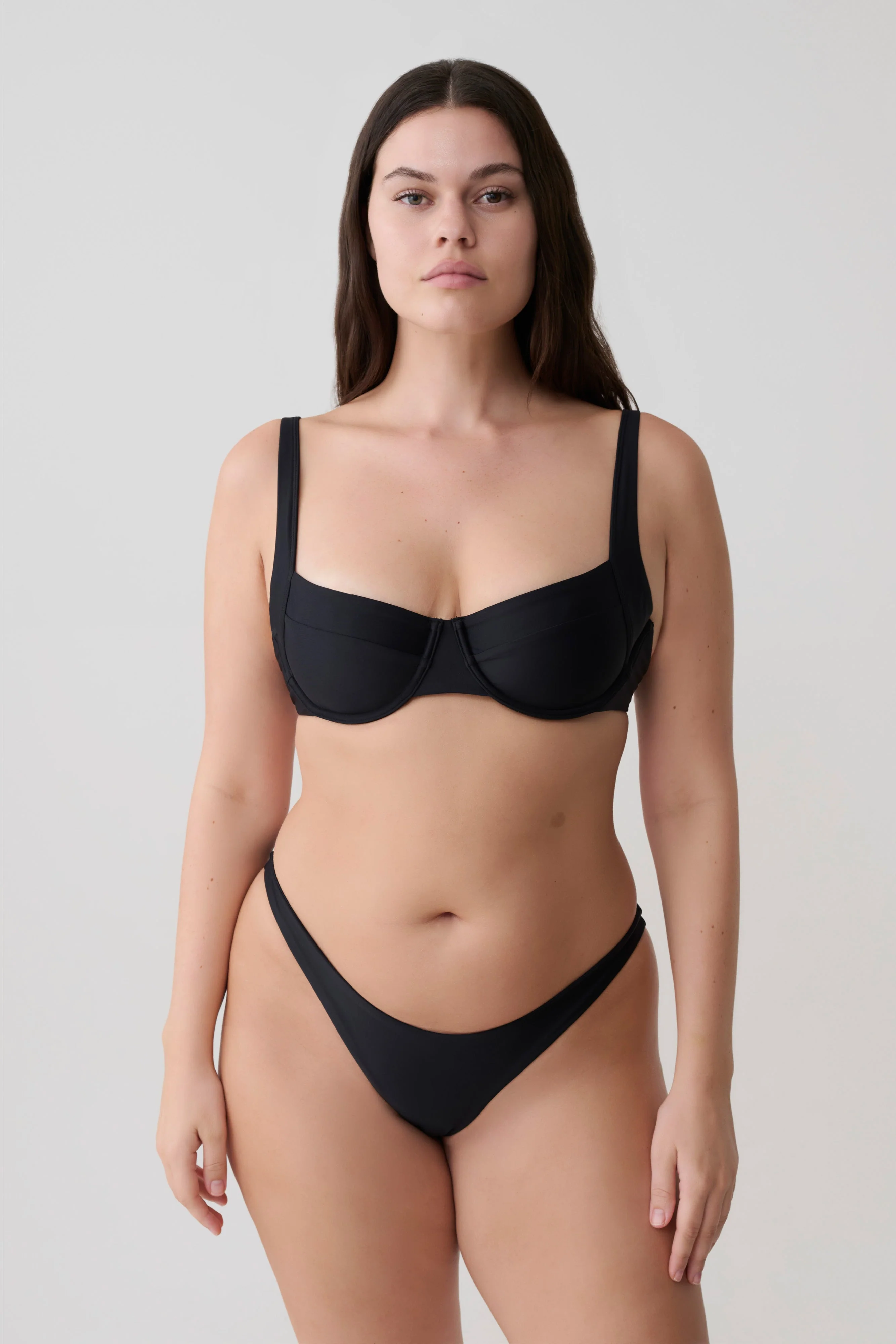 Abra Underwire Apex Bikini Top - Black