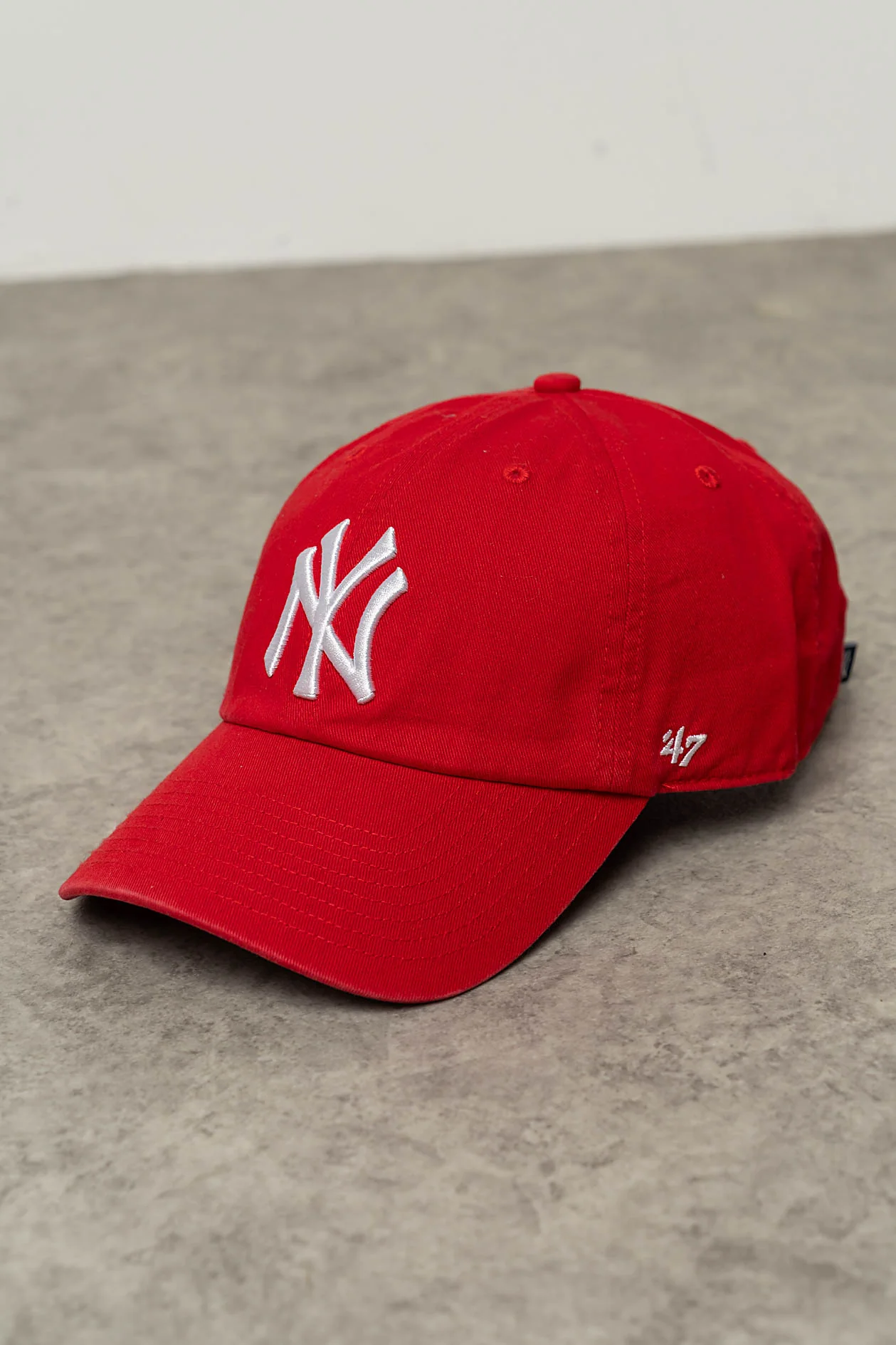 New York Yankees Baseball Cap in Red