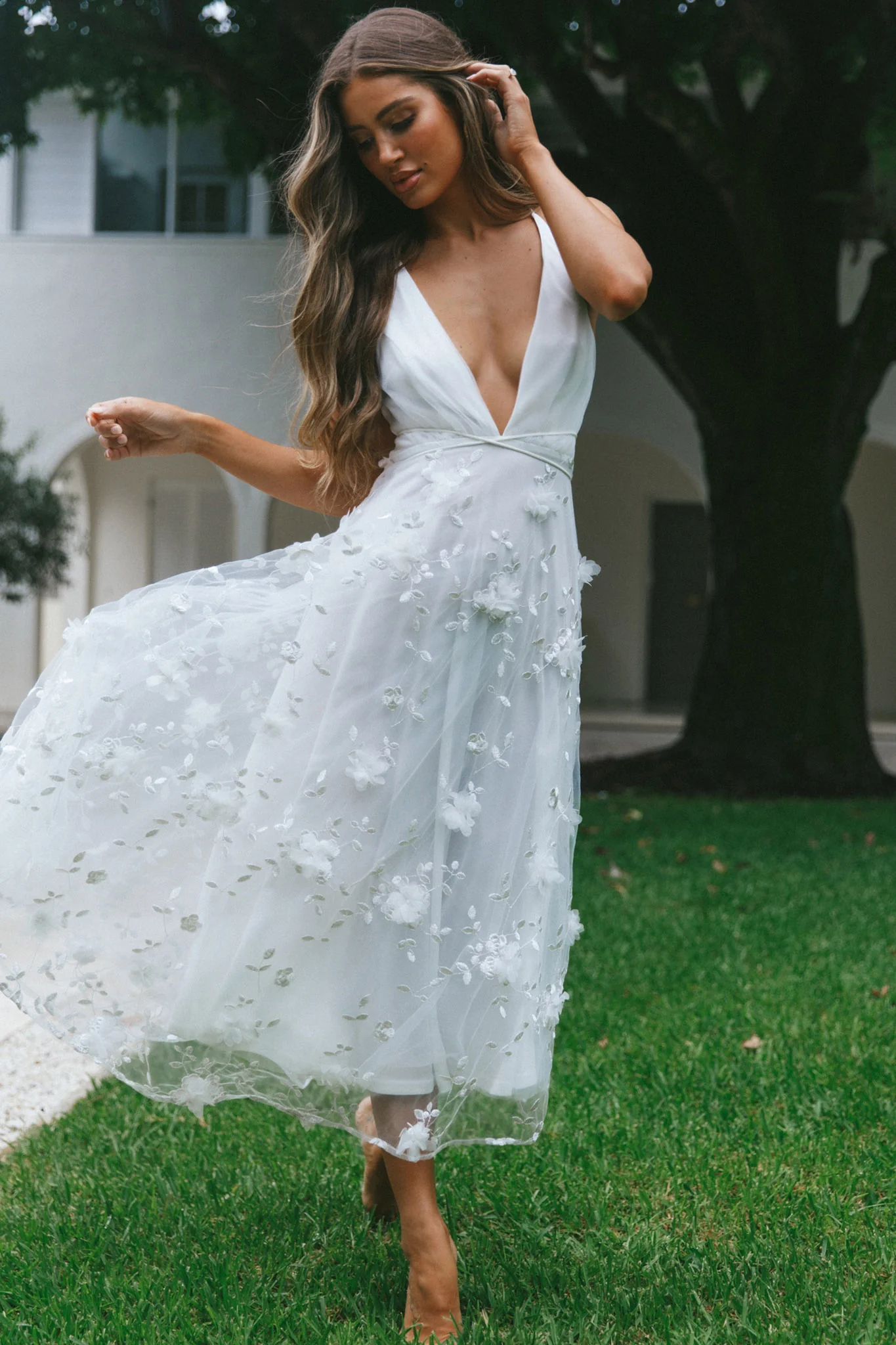 Sheri V-Neckline Embellished Midi Dress White