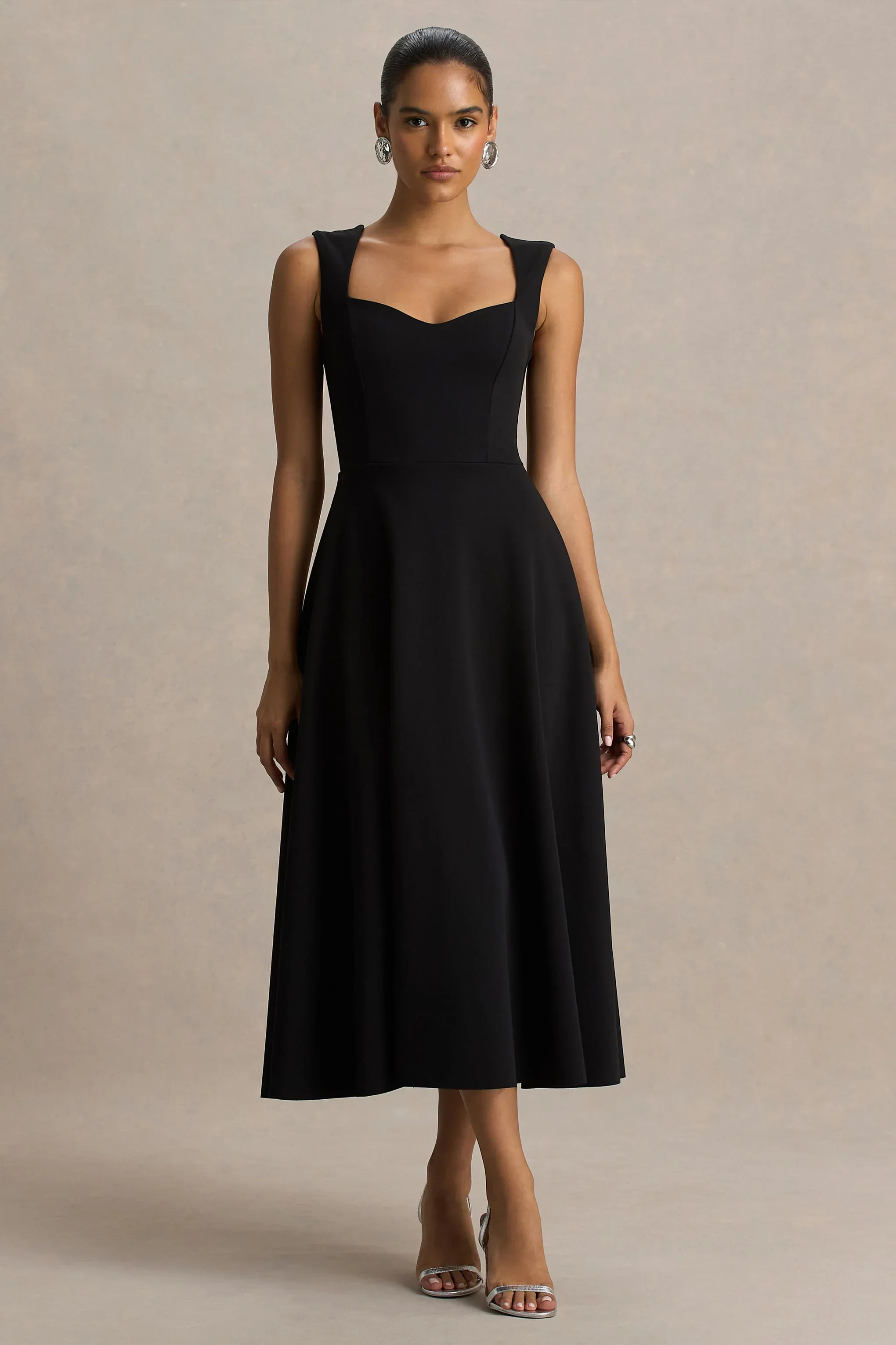 Andromeda | Black Sweetheart-Neck Midi Dress