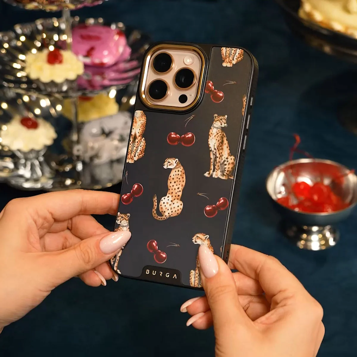 Cougar - iPhone 11 Pro ケース