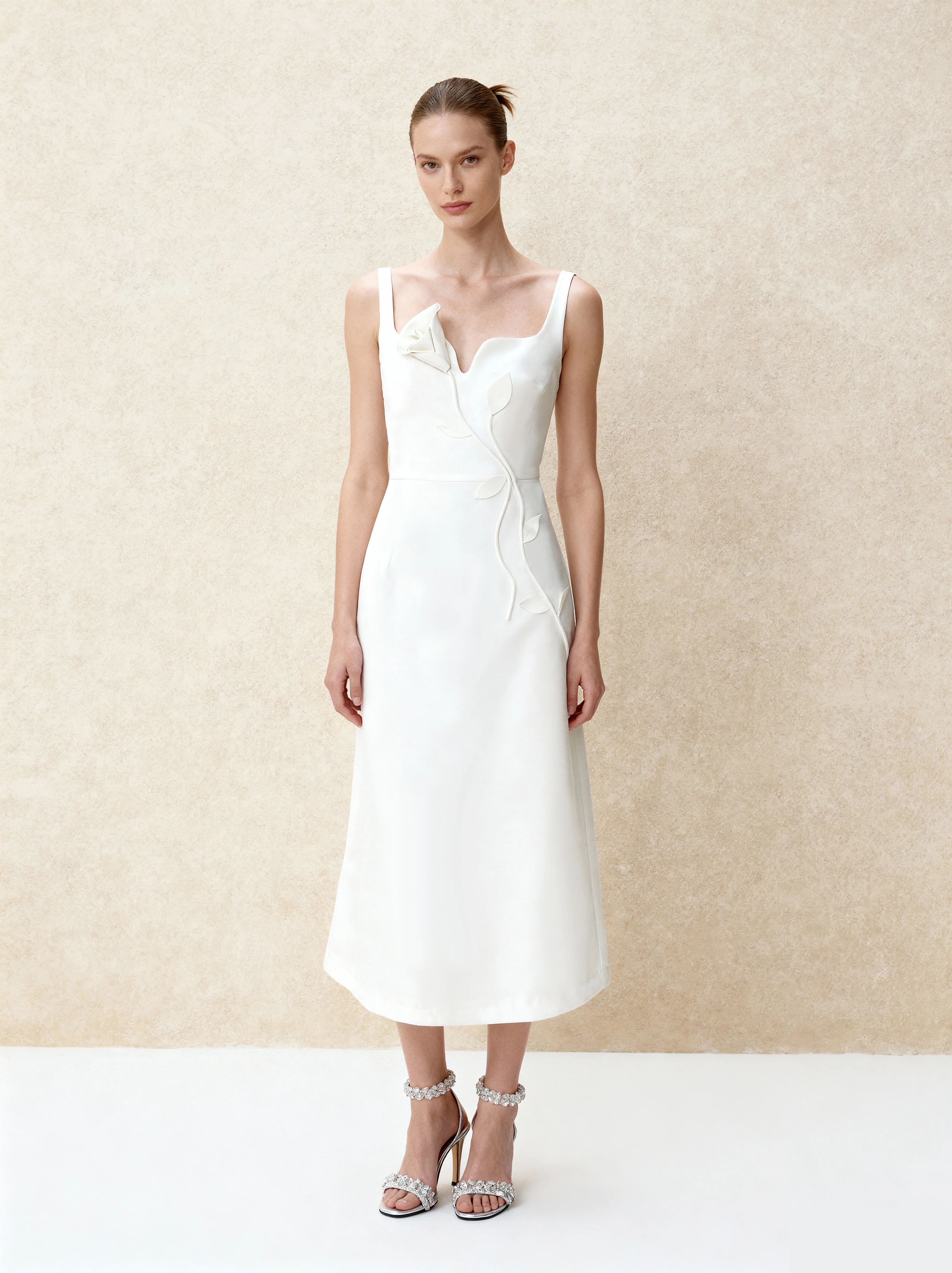 3D Vine-Appliqué Asymmetric Sweetheart Gown - White - FASHION NOB