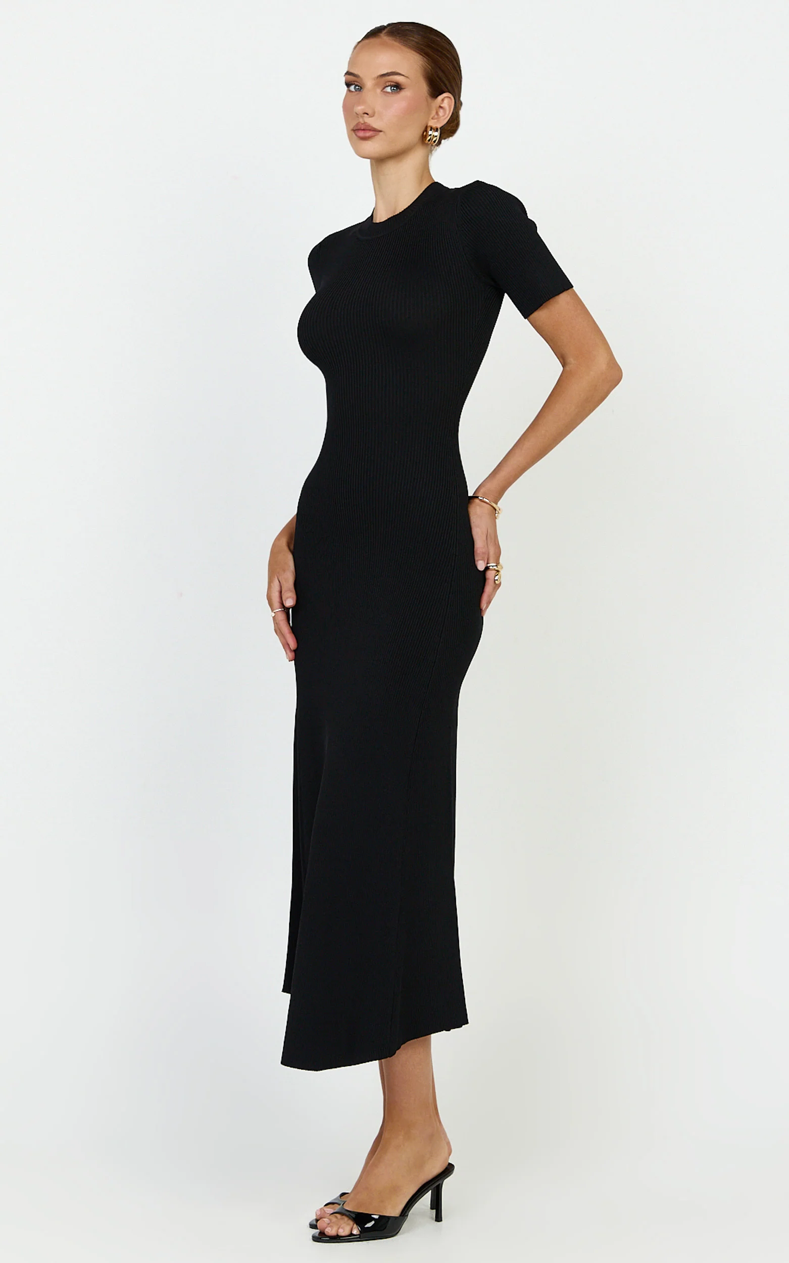 Lanie Midi Dress - Knitted Crew Neck Short Sleeve Dress in Black