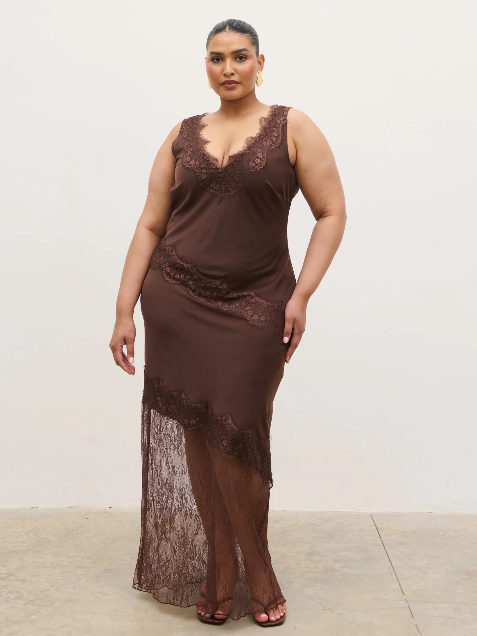 Robin Slip Lace Maxi Dress Curve - Chocolate Brown