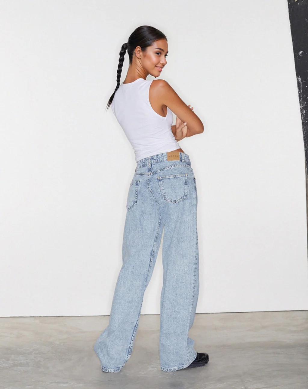 Low Rise Parallel Jeans in 80s Light Blue Wash