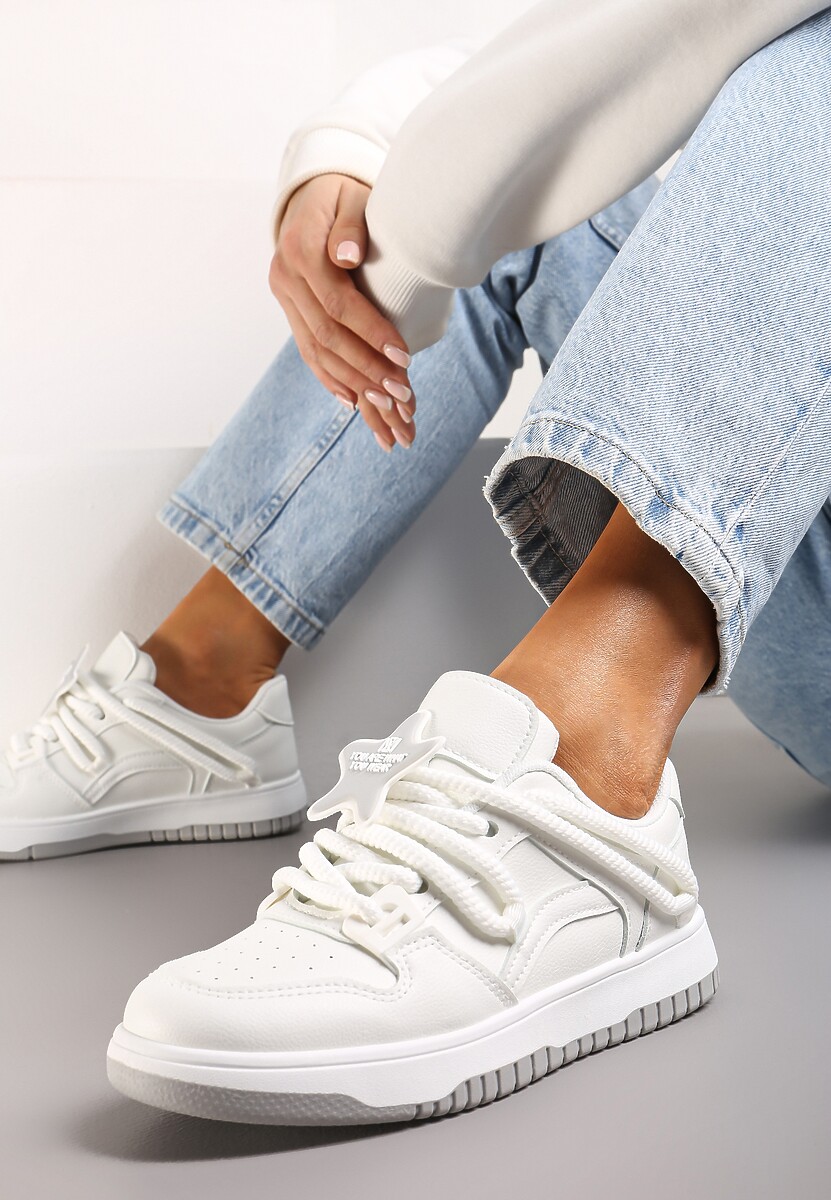 Czarne Sneakersy z Grubymi Sznurowadłami i Naszywką w Kształcie Gwiazdki Alesine