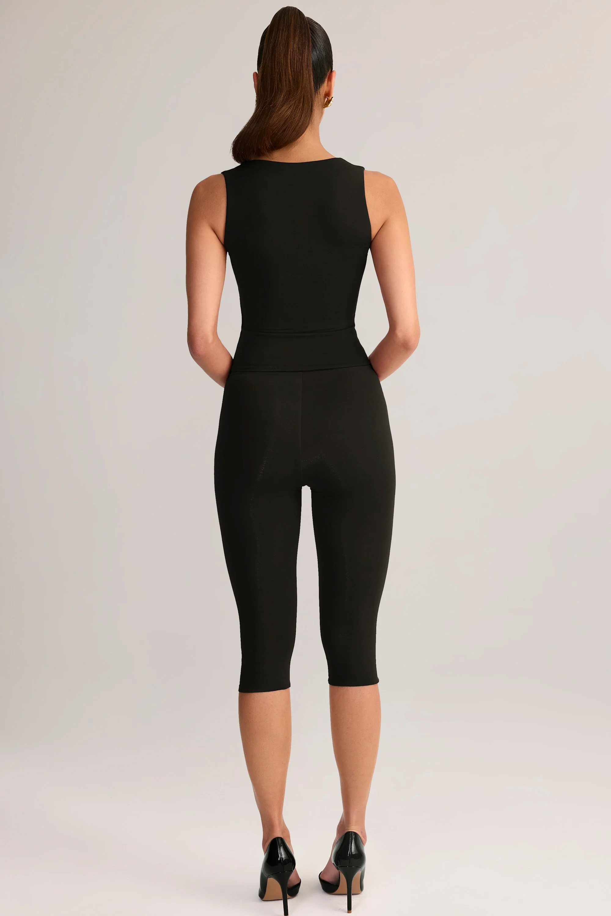 Modal Mid-Rise Capri Leggings in Black