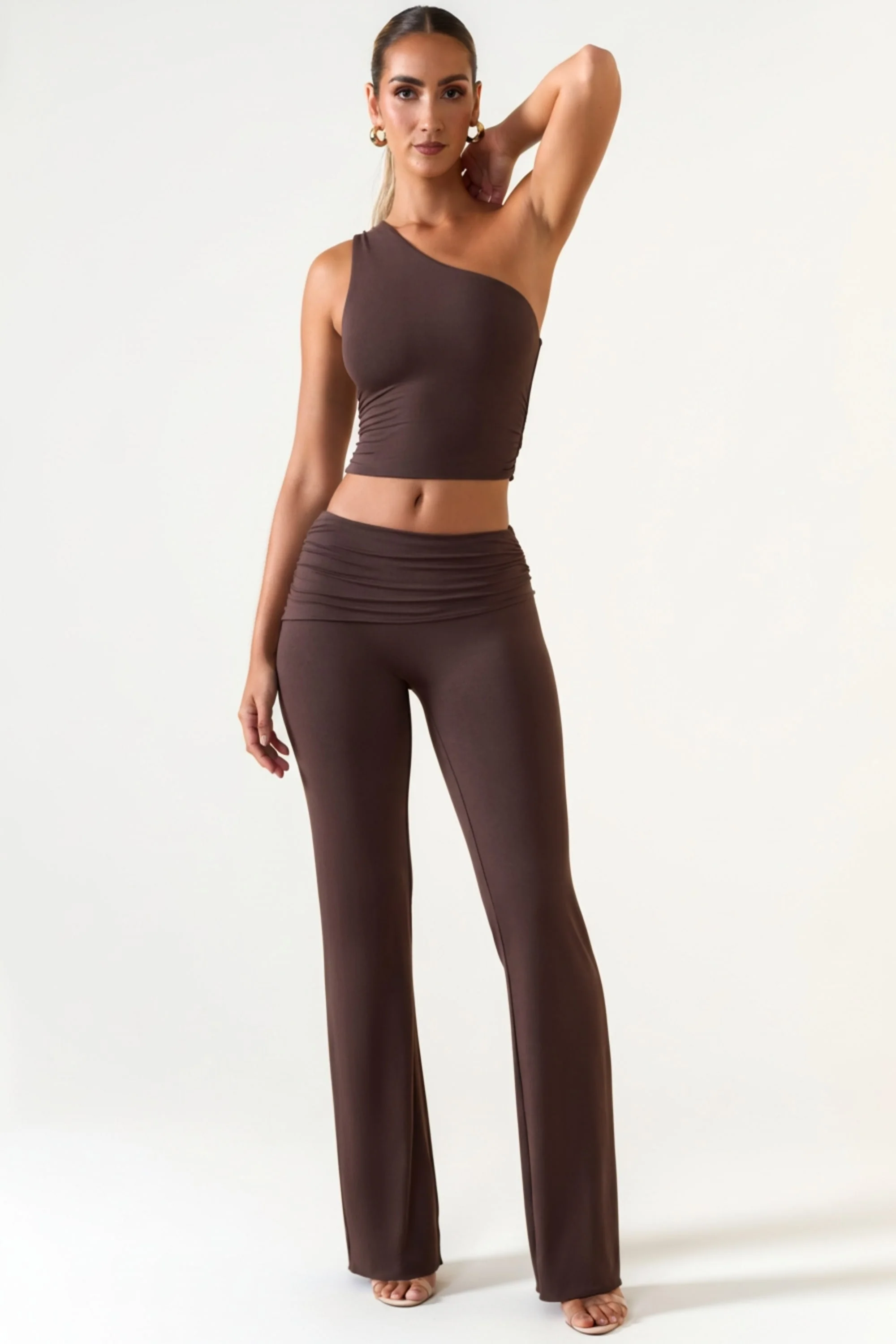 Mid-Rise Straight-Leg Trousers in Chocolate Brown