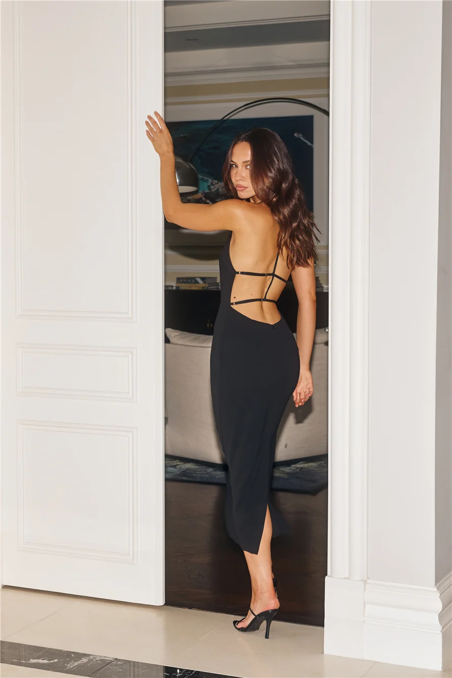 Chic In Barcelona Midi Dress Black