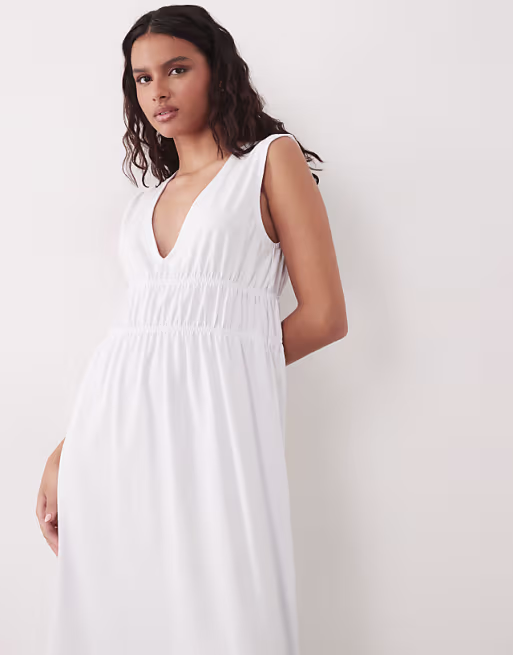 ruched bodice plunge maxi dress in white