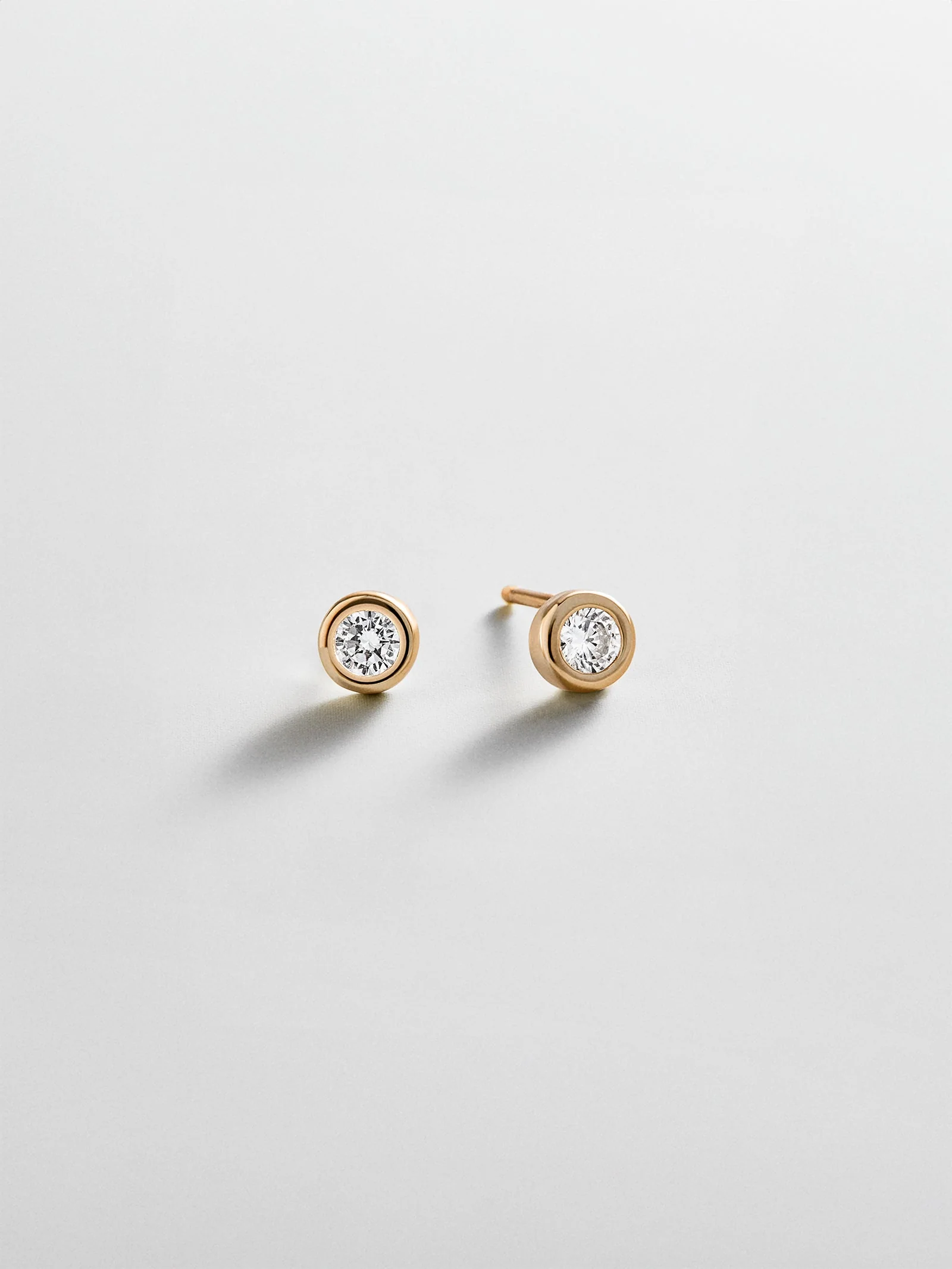 Annabeth 14K Gold Stud Earrings - Round Stone