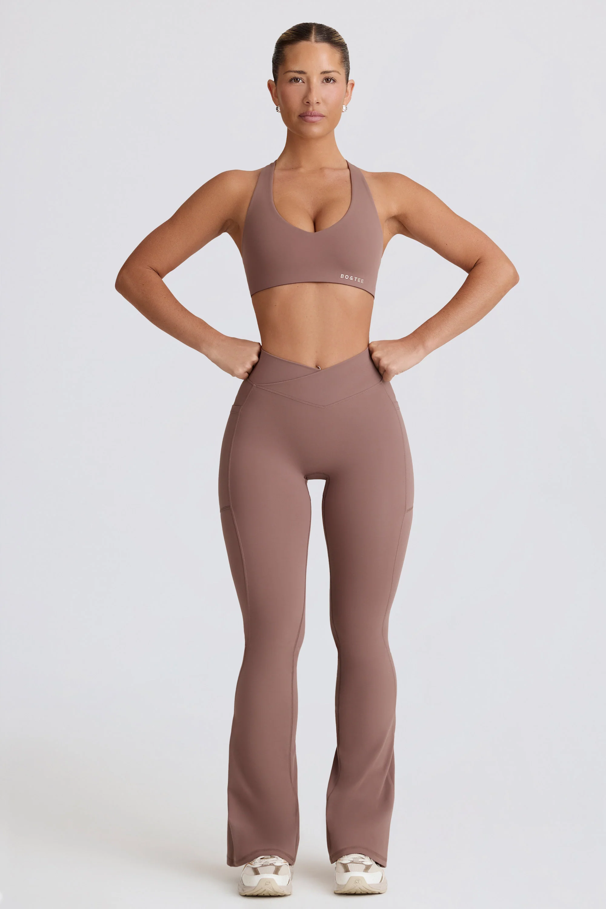 Soft Active V-Waist Pocket Flared Leggings in Mocha