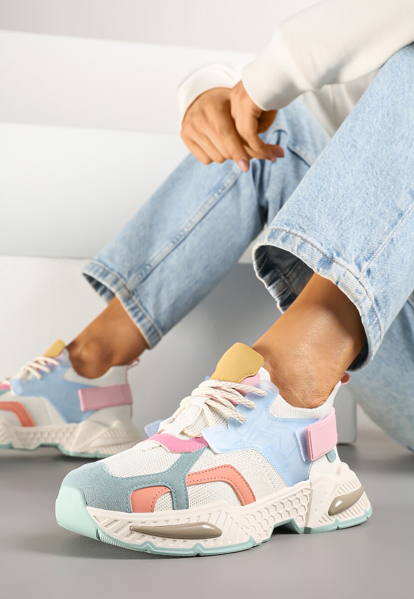 Niebiesko-Białe Sneakersy w Streetwearowym Stylu z Ozdobnym Rzepem Akkaria