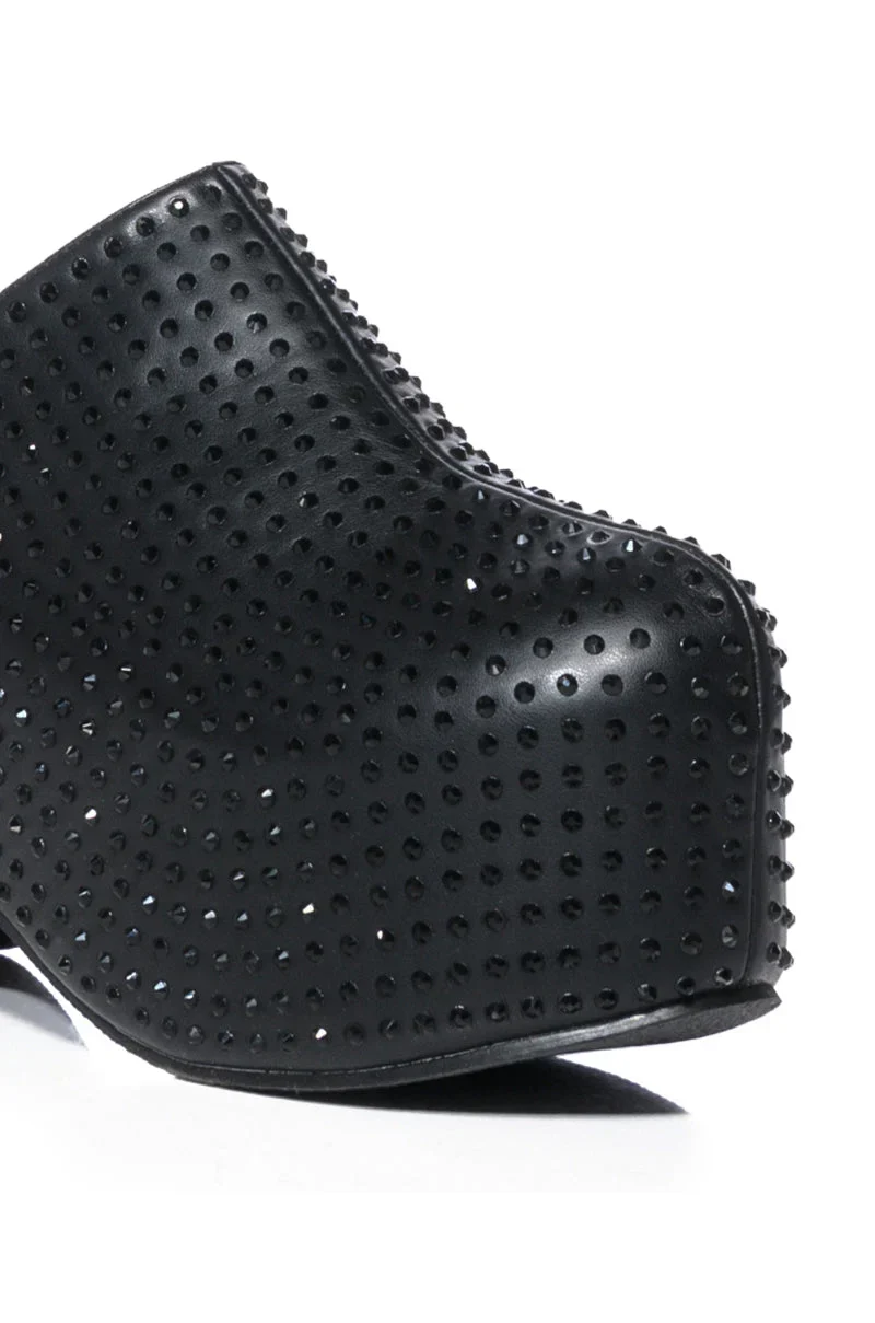 AZALEA WANG MACEY EMBELLISHED CLOG IN BLACK - luluinthesky