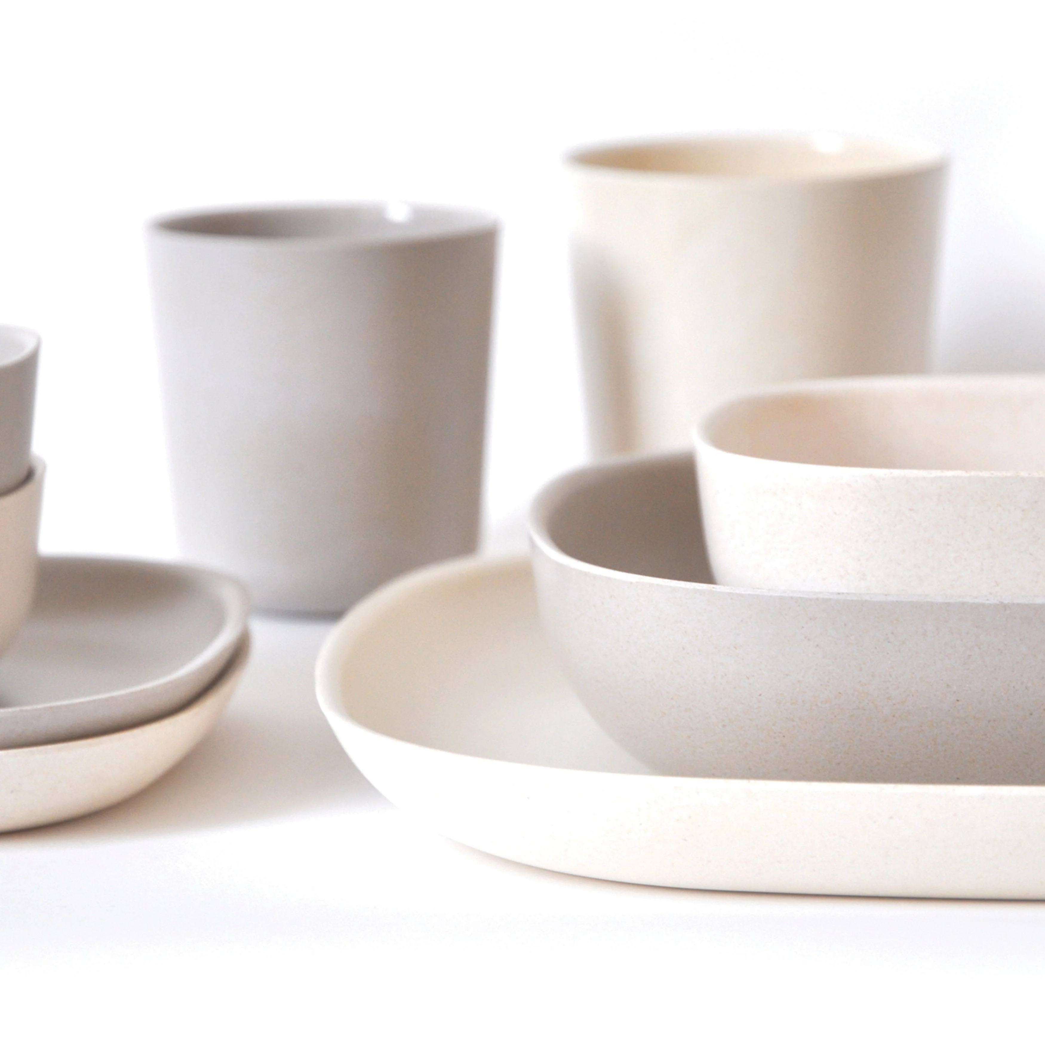 Vogeelle Medium Plate - Off White
