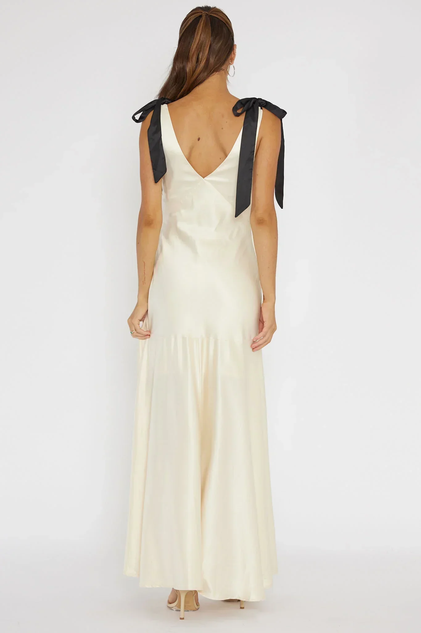 New York Minute Bow Shoulder Dress Oyster