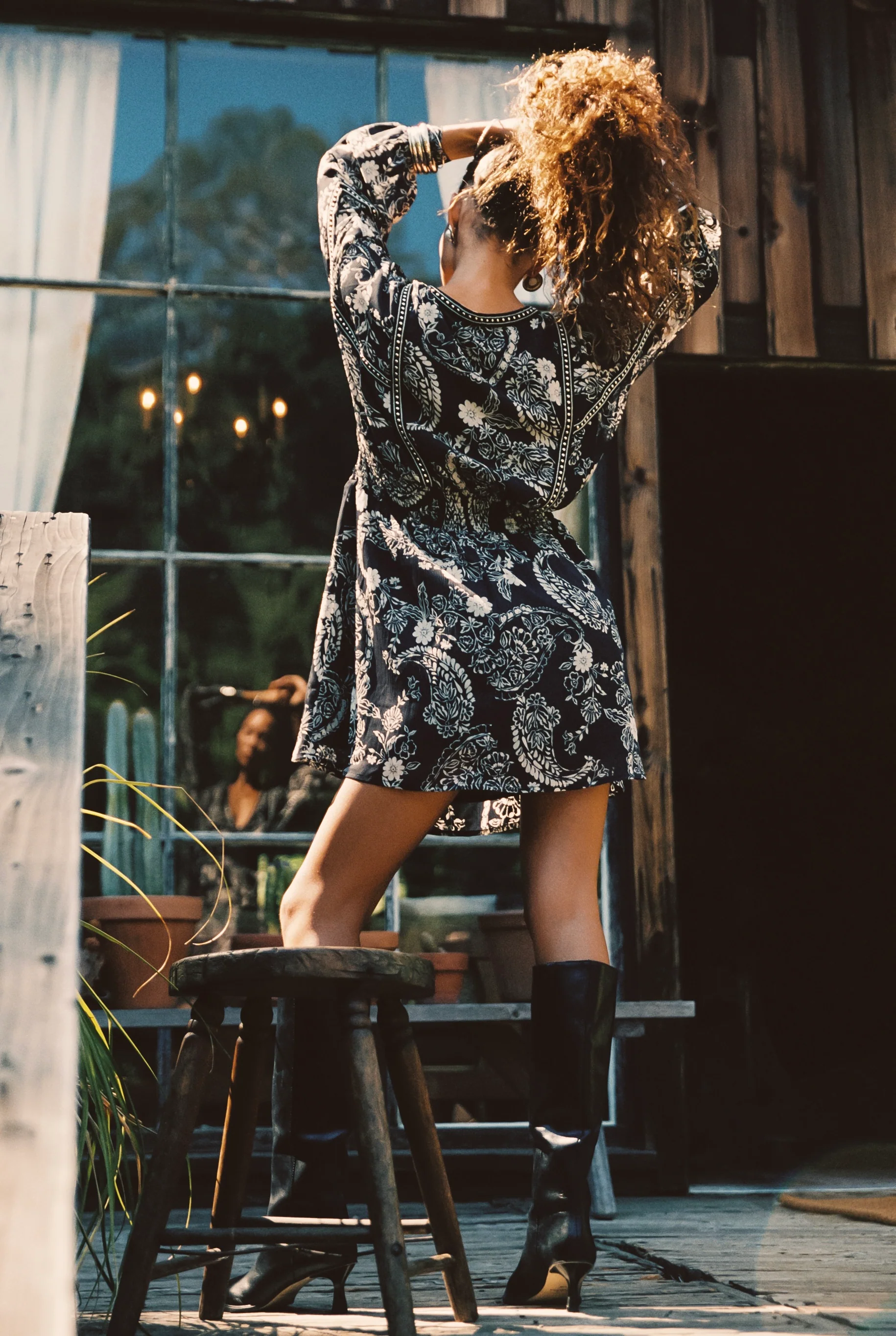 Donna Black And White Floral Mini Dress