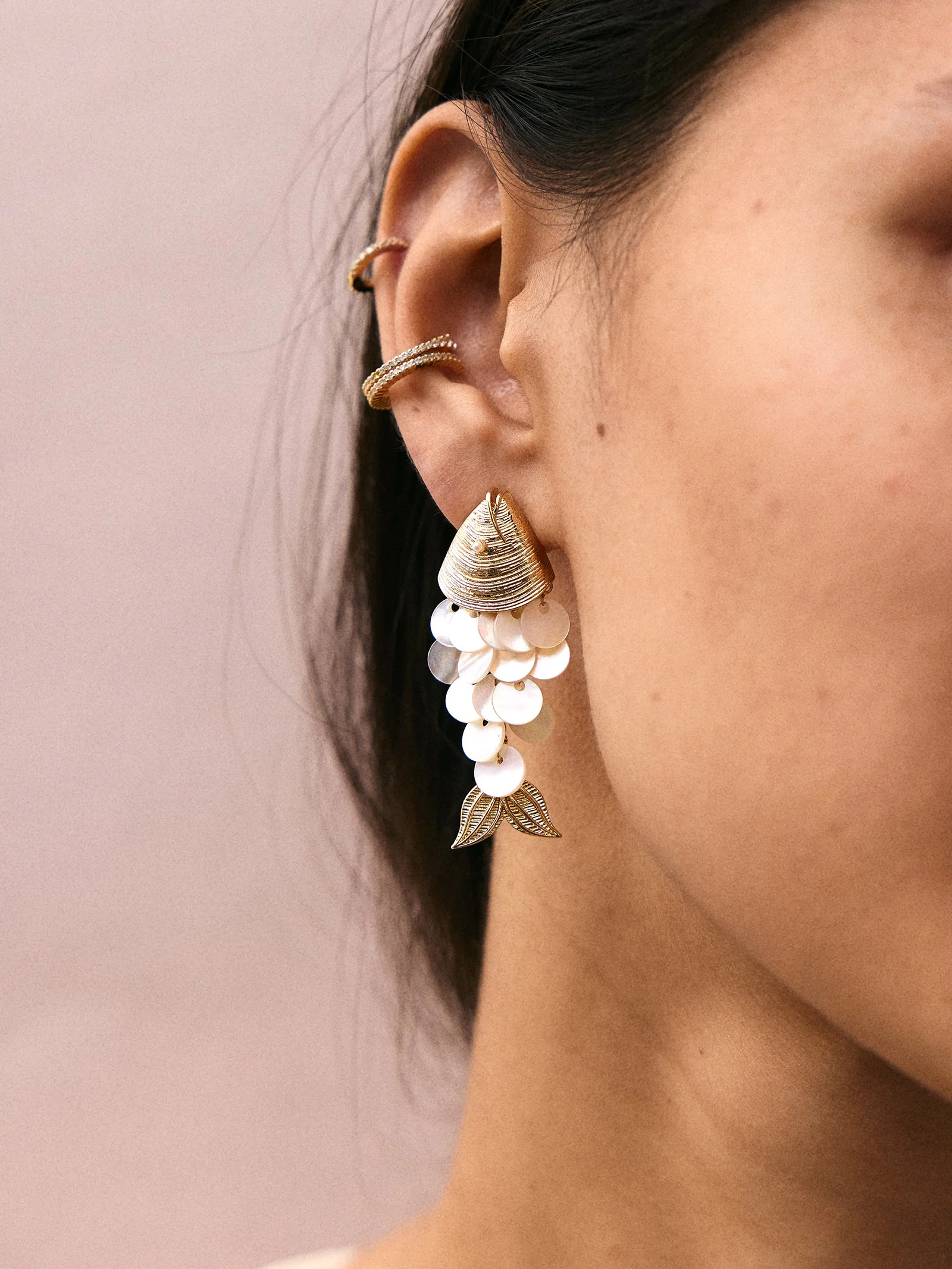 Ripple Effect Fish Earrings - Gold/Pearl