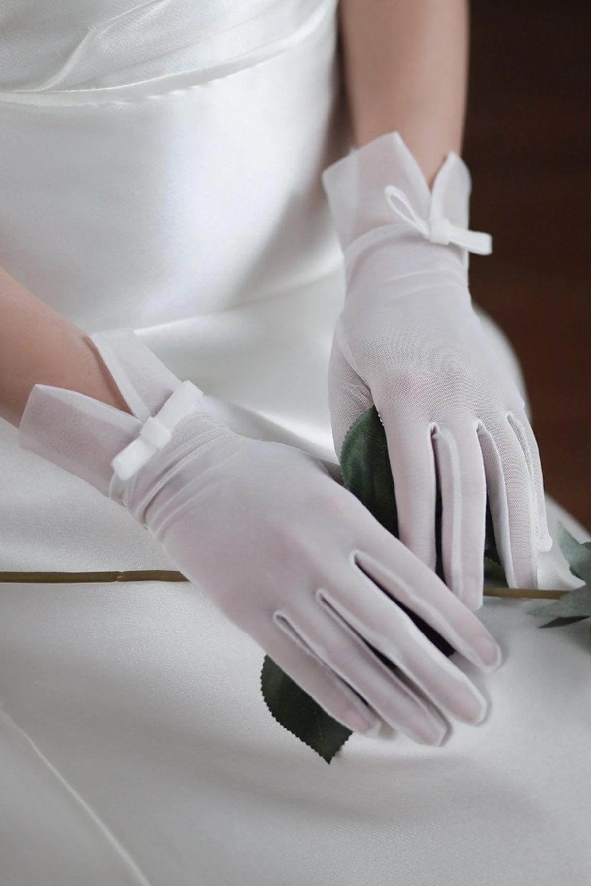 Fingertips Wrist Length Tulle Wedding Gloves CD0101