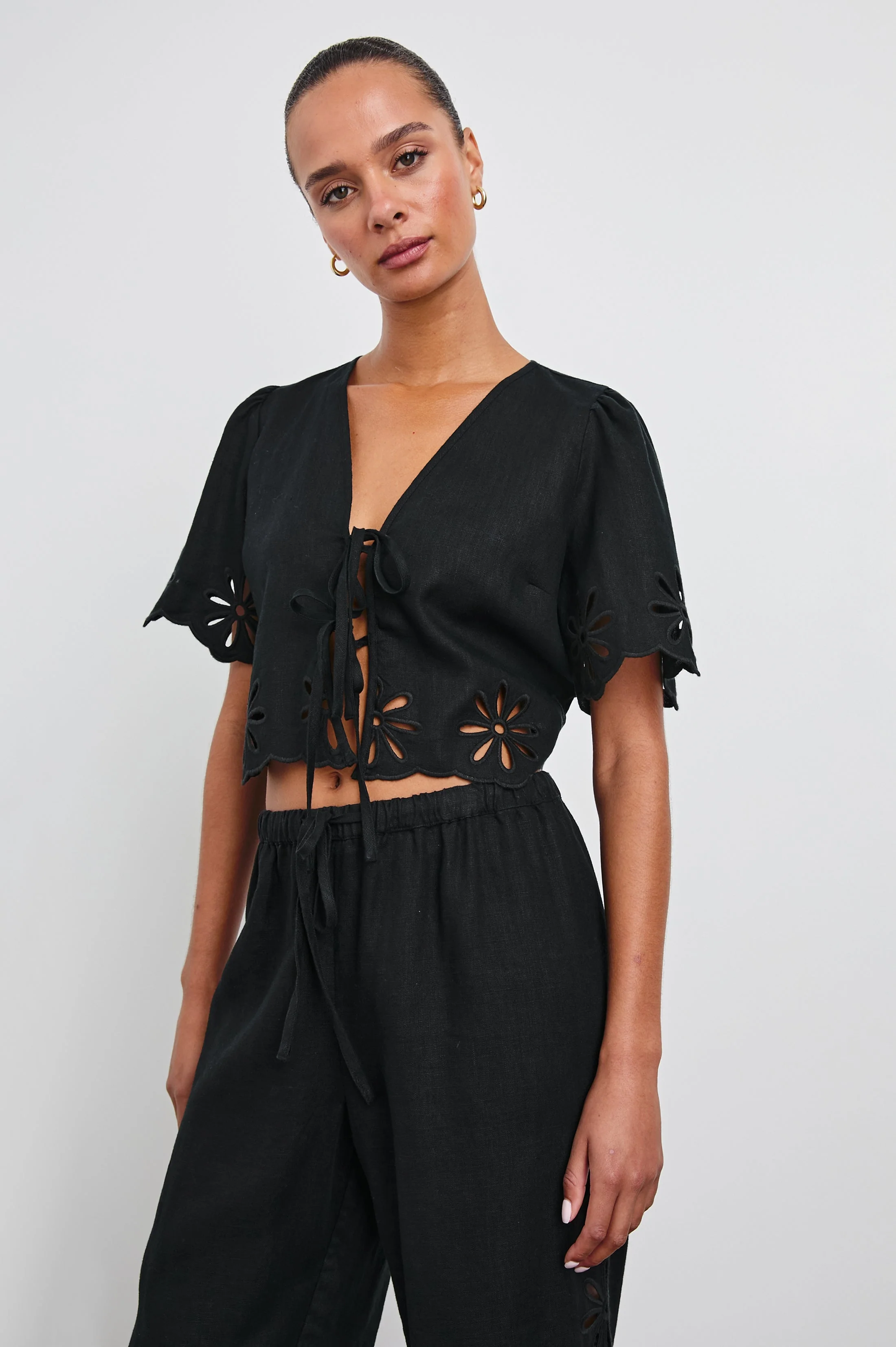 Pari Top - Black Eyelet