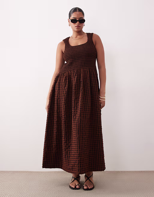 Curve crinkle scoop neck maxi sundress with shirred waist in black and brown gingham