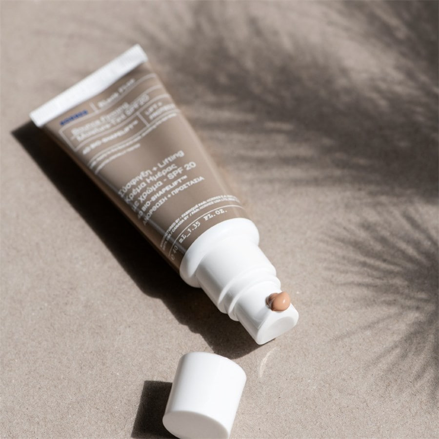 Korres Black Pine 4D Bio-ShapeLift Ujędrniający krem nawilżający SPF20