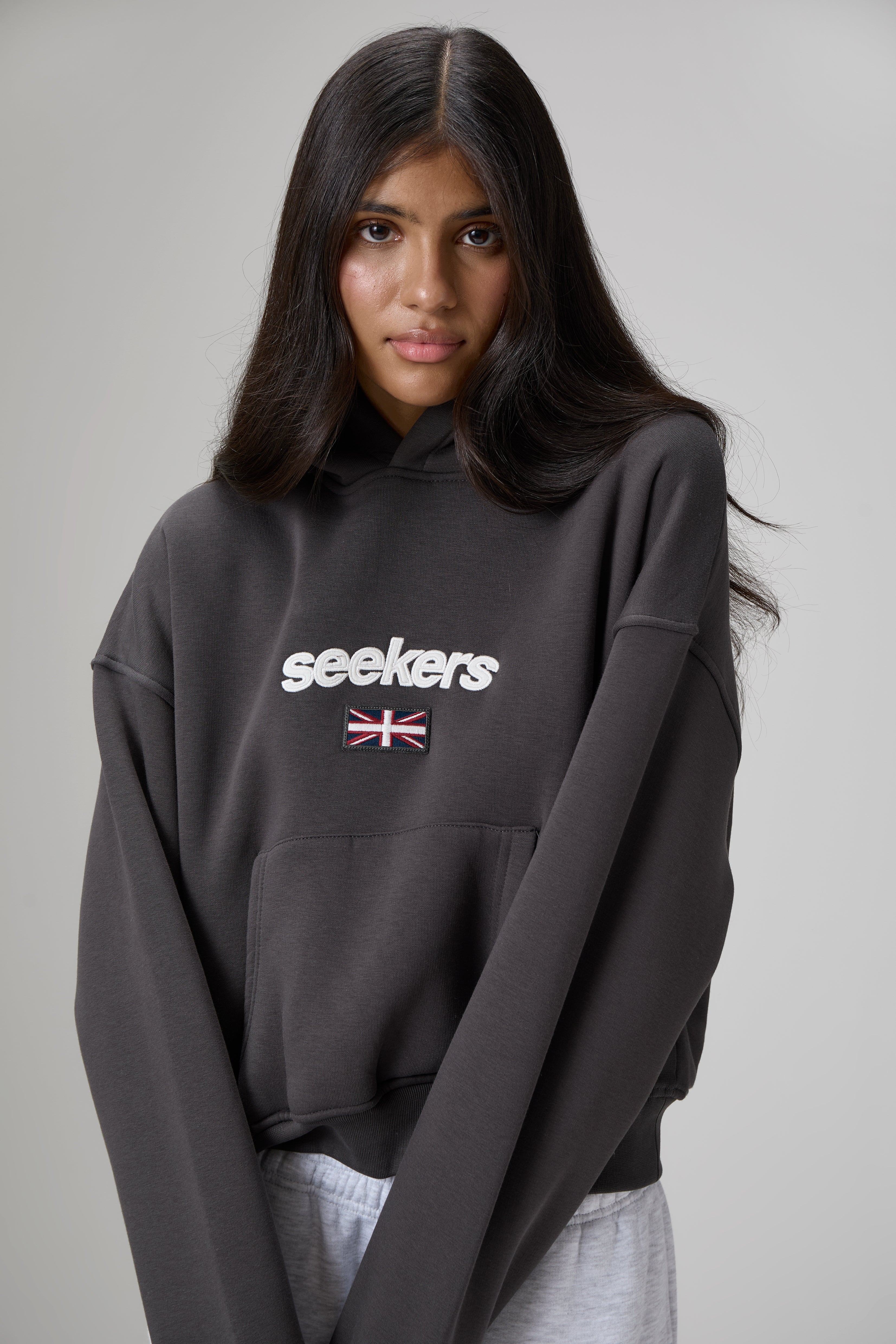 Seekers Shrunken Hoodie in Off-Black