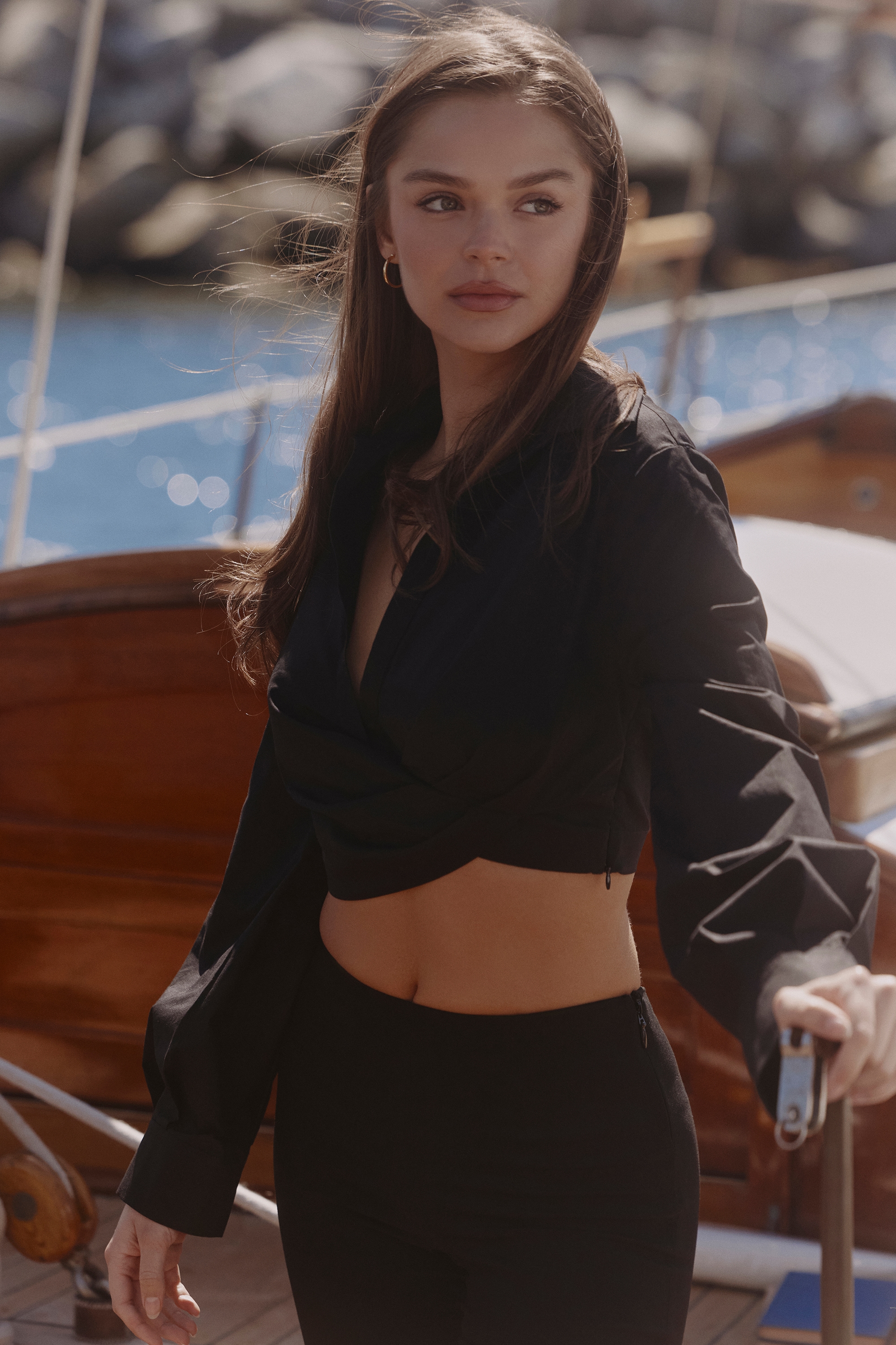 black long sleeve cropped cotton shirt