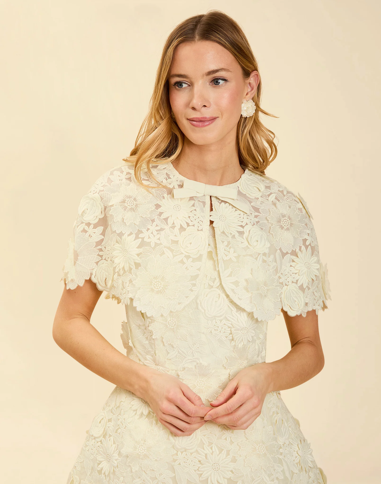 Carolina Lace Capelet