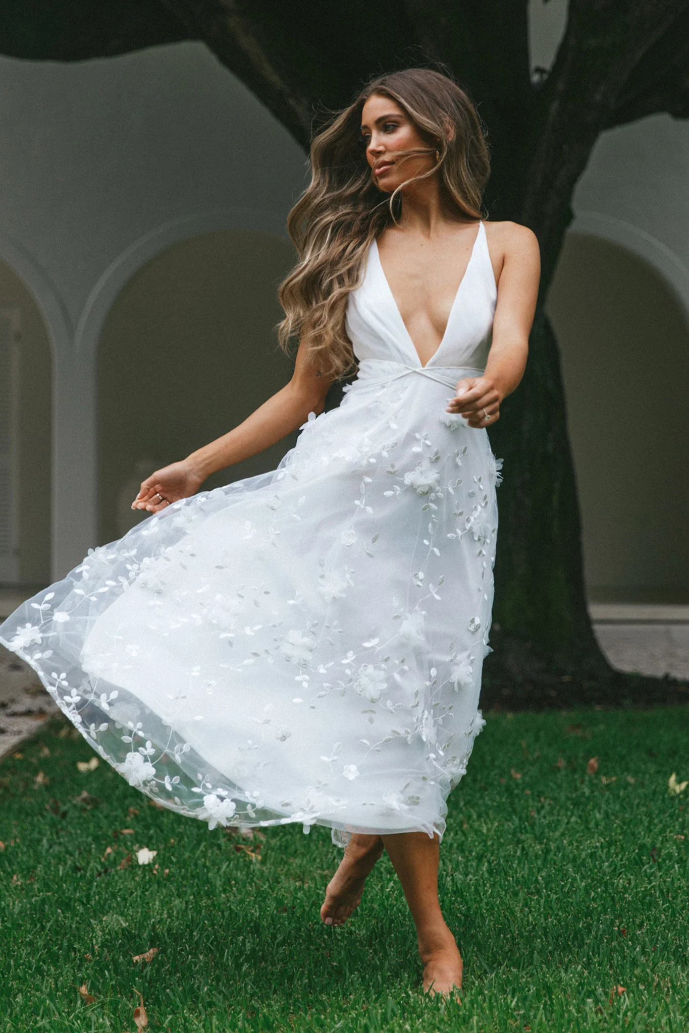 Sheri V-Neckline Embellished Midi Dress White