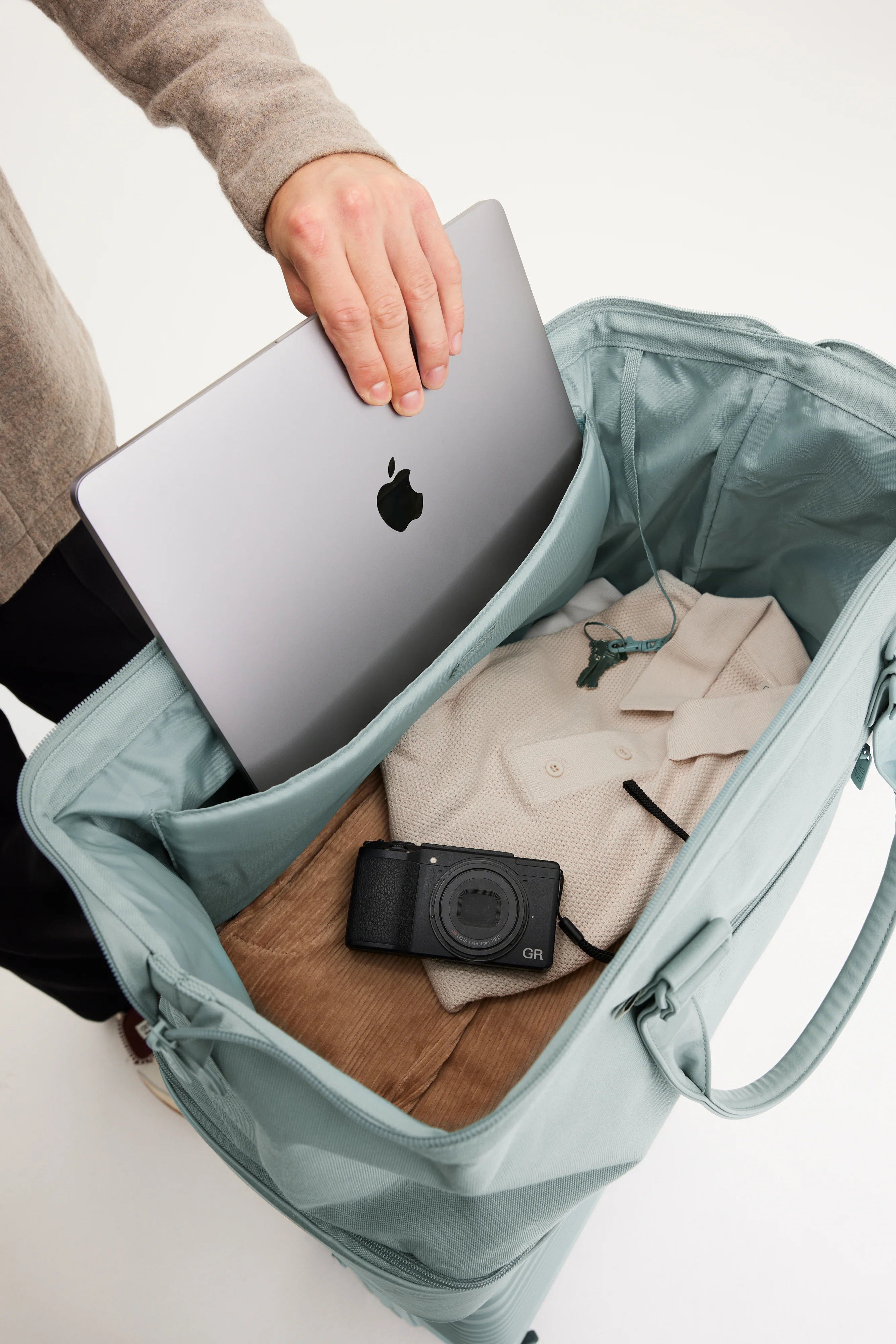 BEIS 'The Weekender in Slate