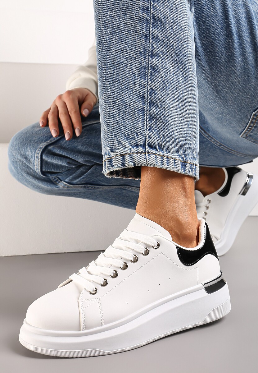 Biało-Czarne Sneakersy na Platformie z Metaliczną Wstawką Sissis