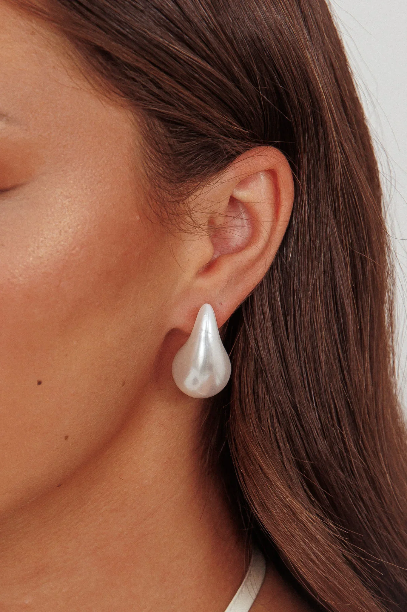 Rainy Teardrop Earrings Pearl