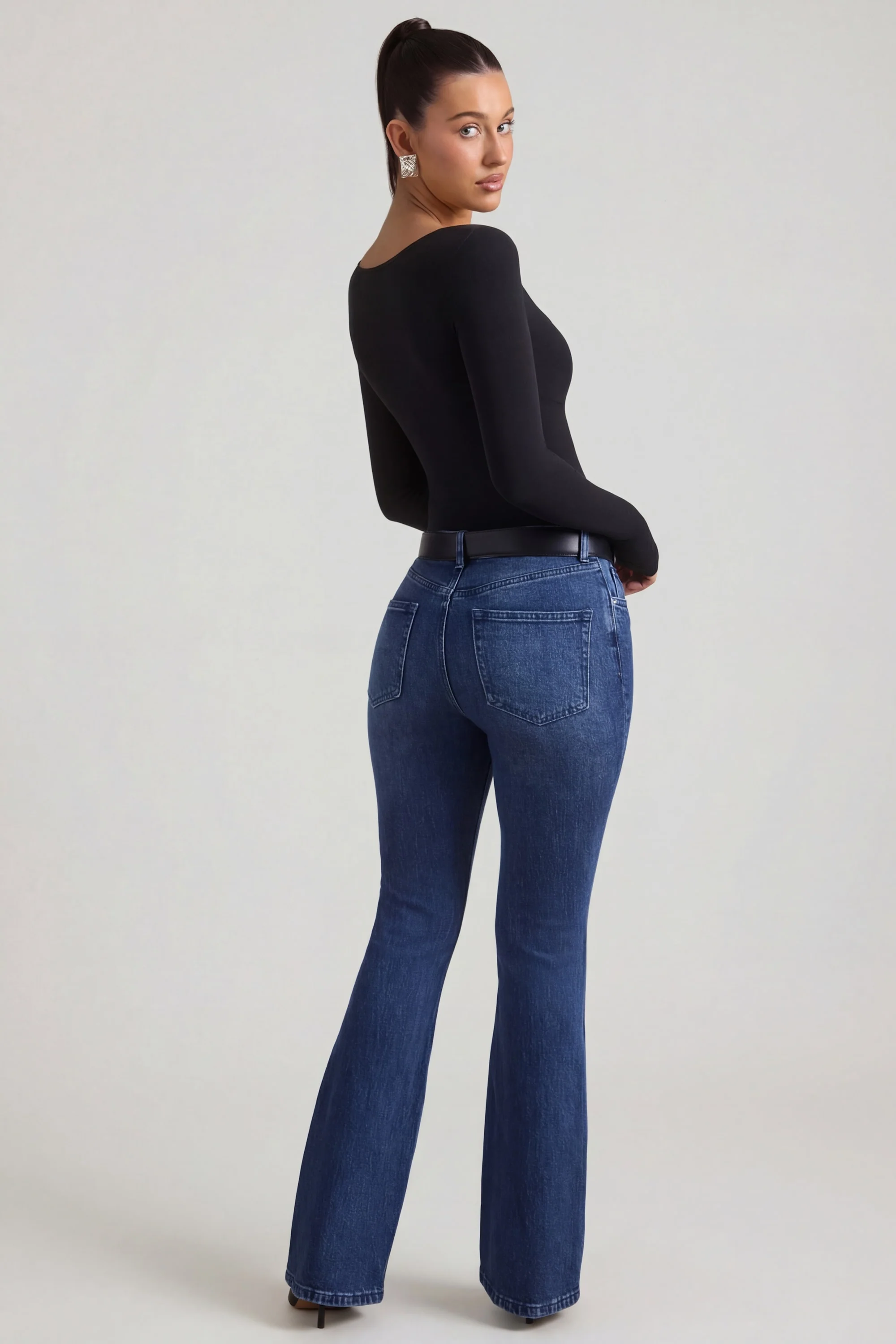 High-Rise Flared Jeans in Indigo Wash