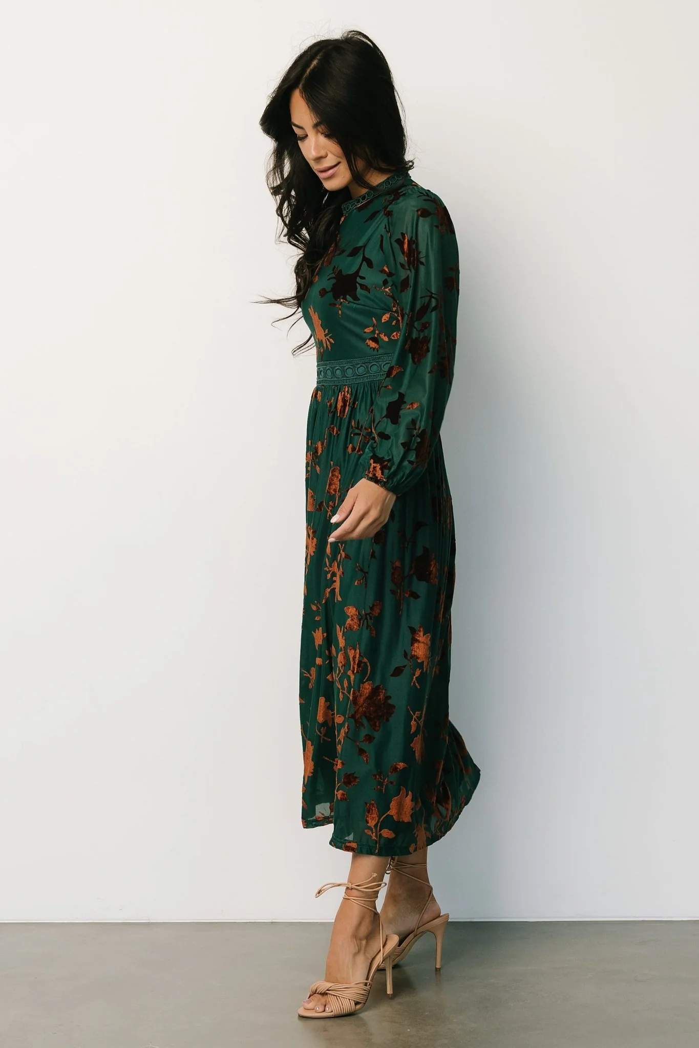 Christine Velvet Embossed Midi Dress | Jade - luluinthesky