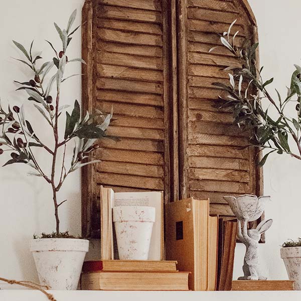 Distressed Antique White Cast Iron Rabbit Bird Feeder