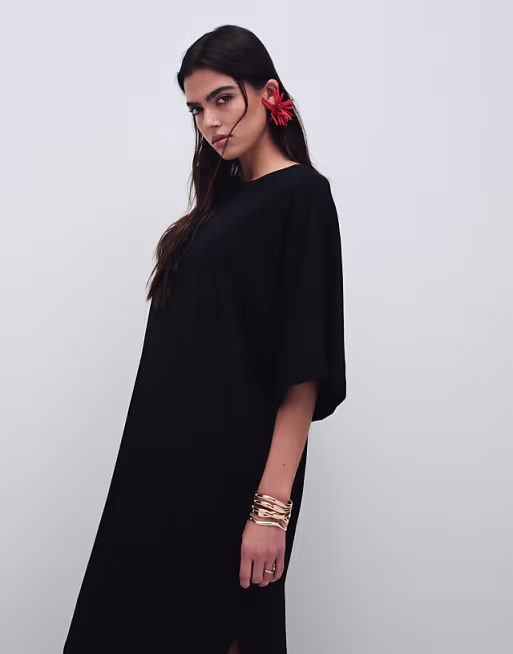 batwing T-shirt midi dress in black
