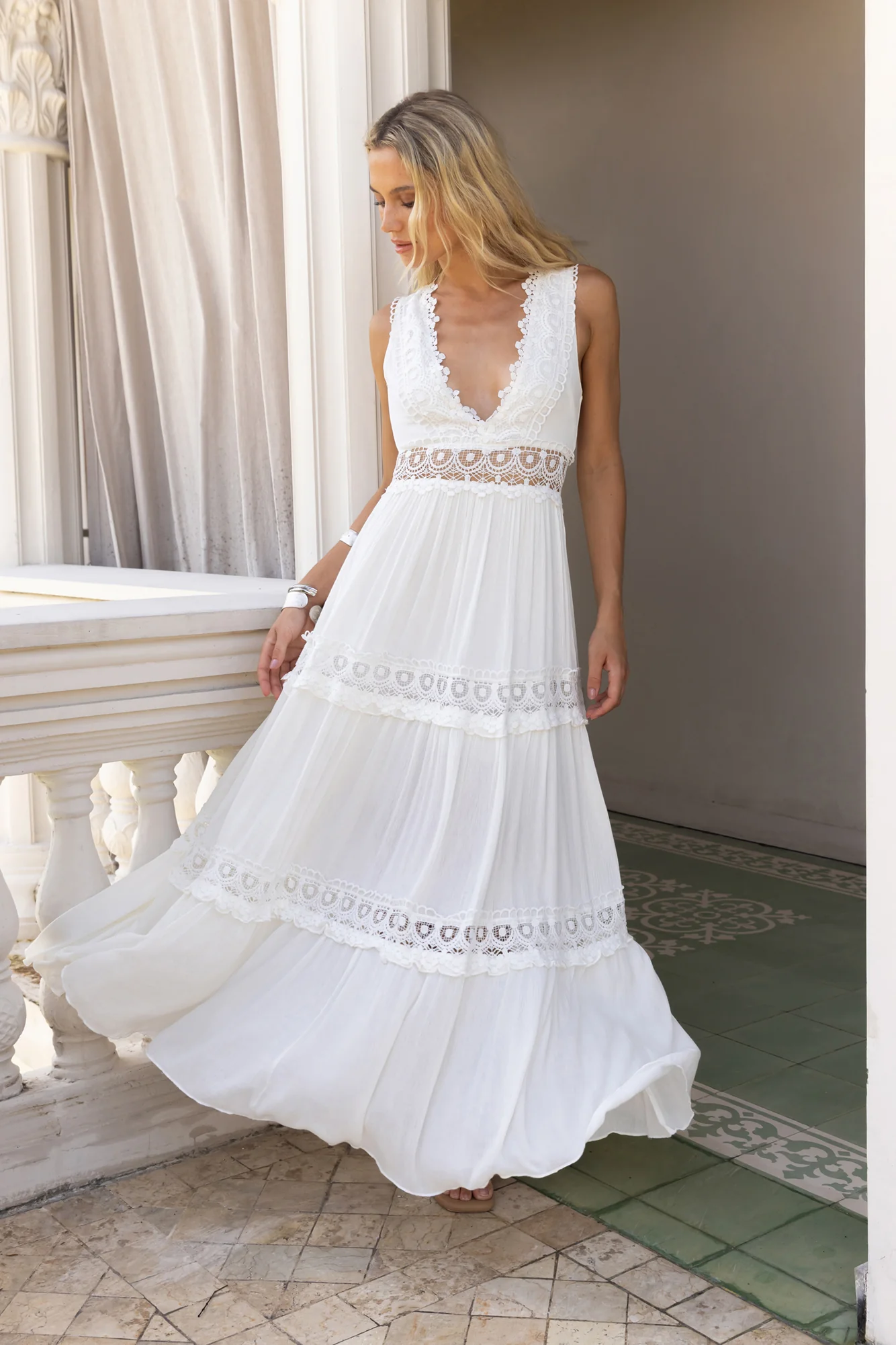 Playing Games Maxi Dress White - luluinthesky