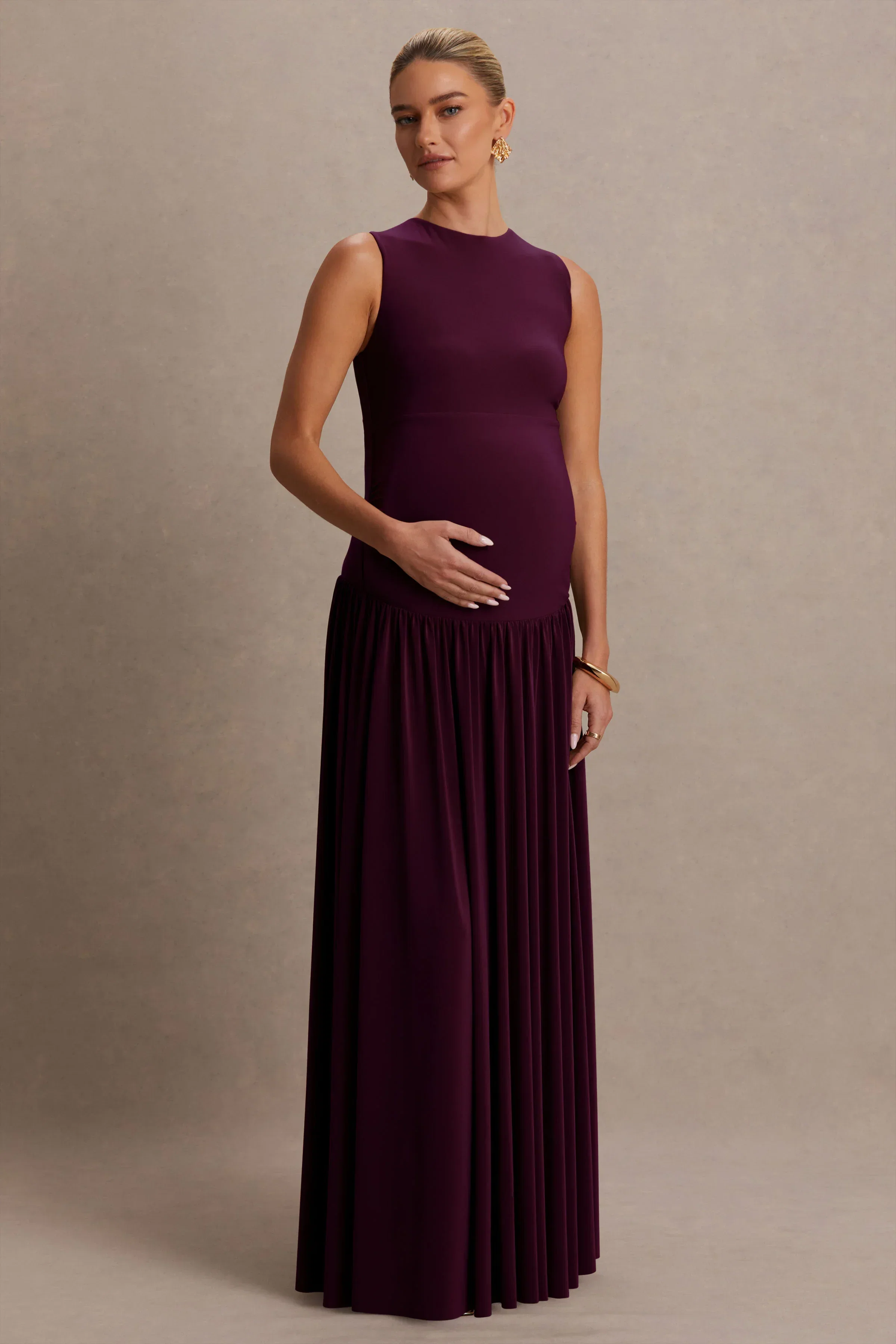 Outline | Plum Crew-Neck Maternity Maxi Dress With Pleated Skirt