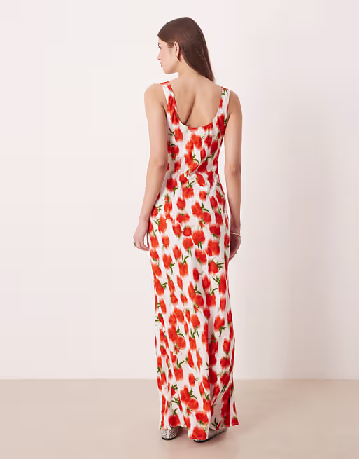 scoop neck tie front midi dress in blurred rose print