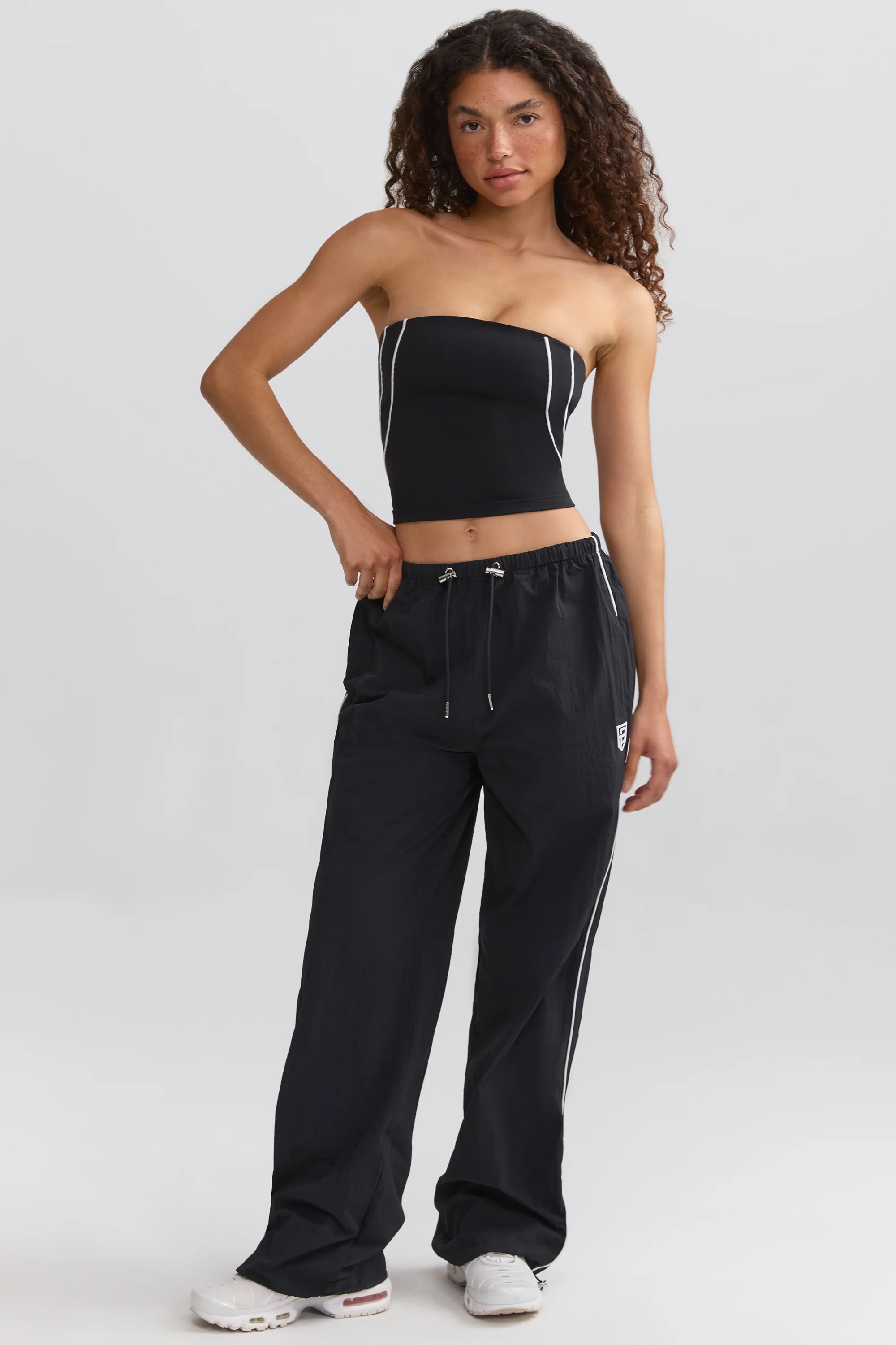 Water-Repellent Crinkled Wide-Leg Trousers in Black