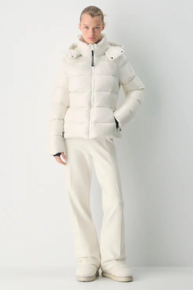 Aritzia The Supersnug Puff