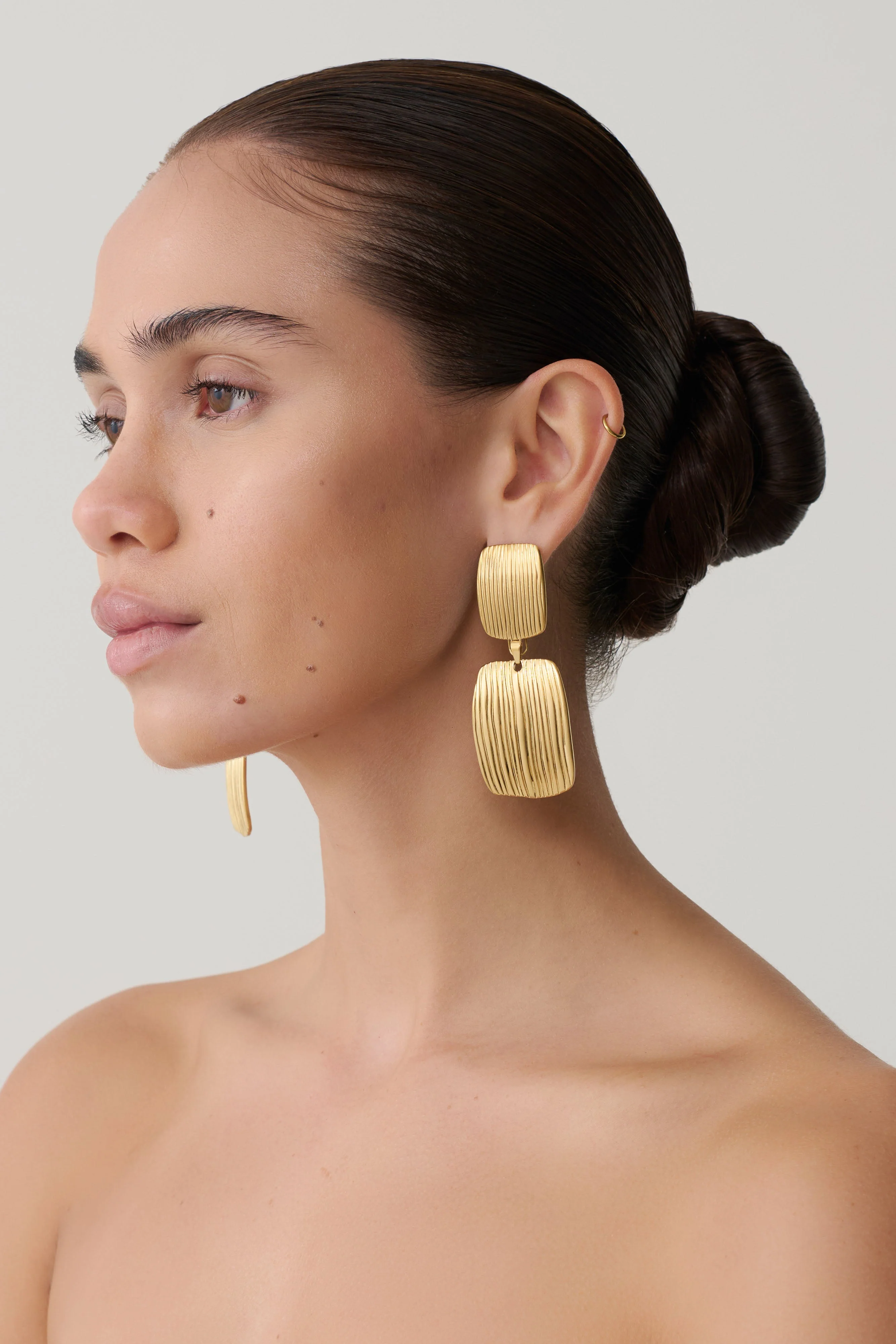 Ruelle Textured Statement Drop Earrings - Gold