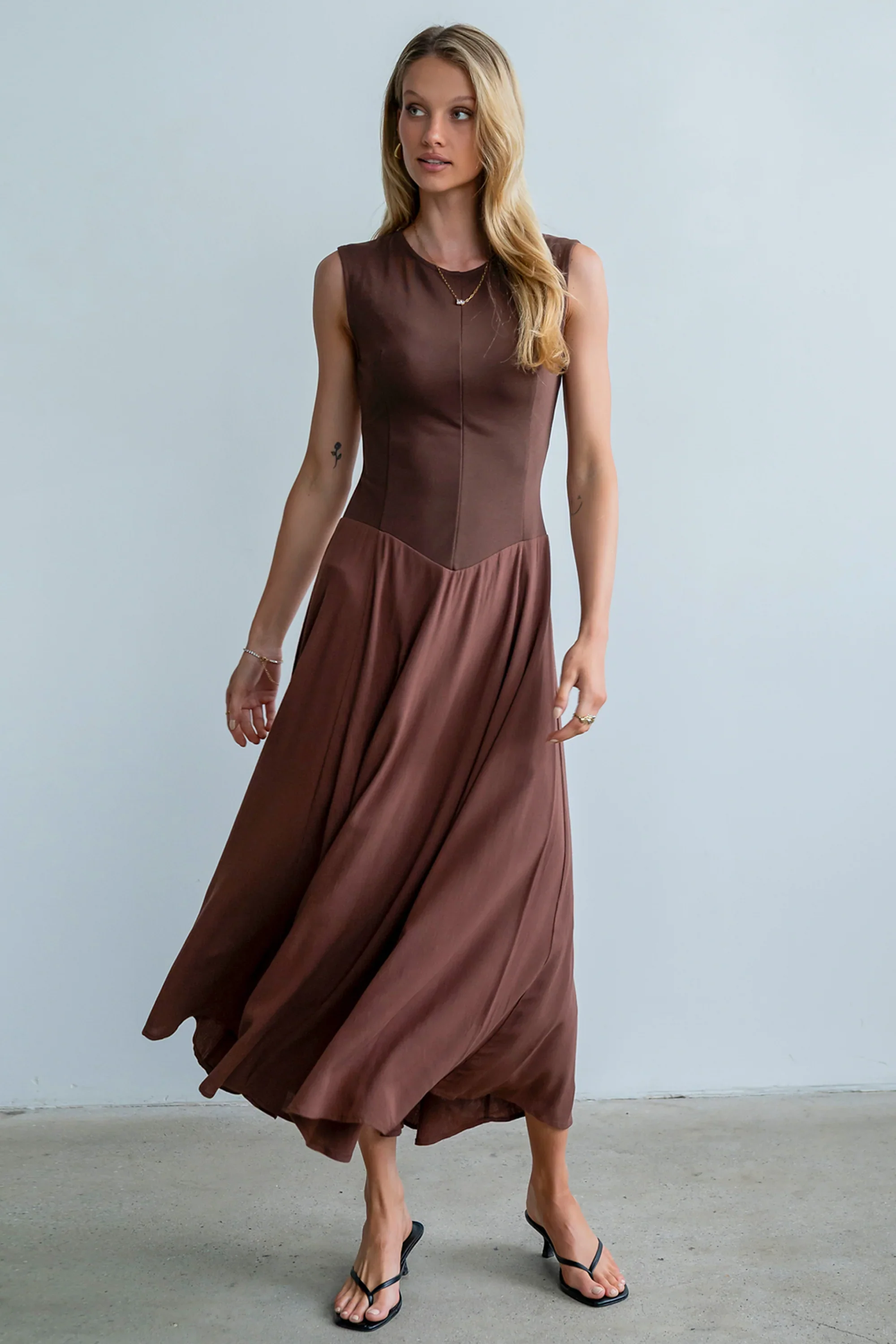 Charles Maxi Dress in Red-Brown