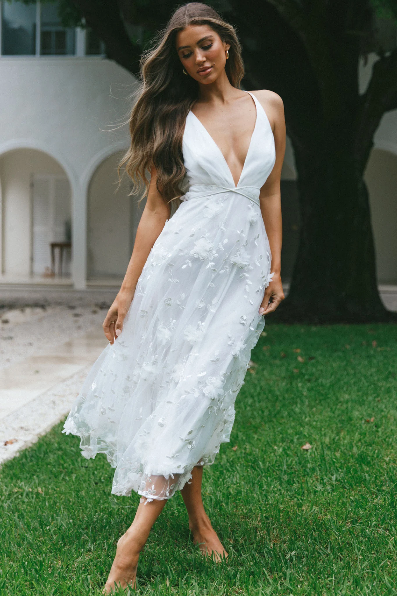 Sheri V-Neckline Embellished Midi Dress White