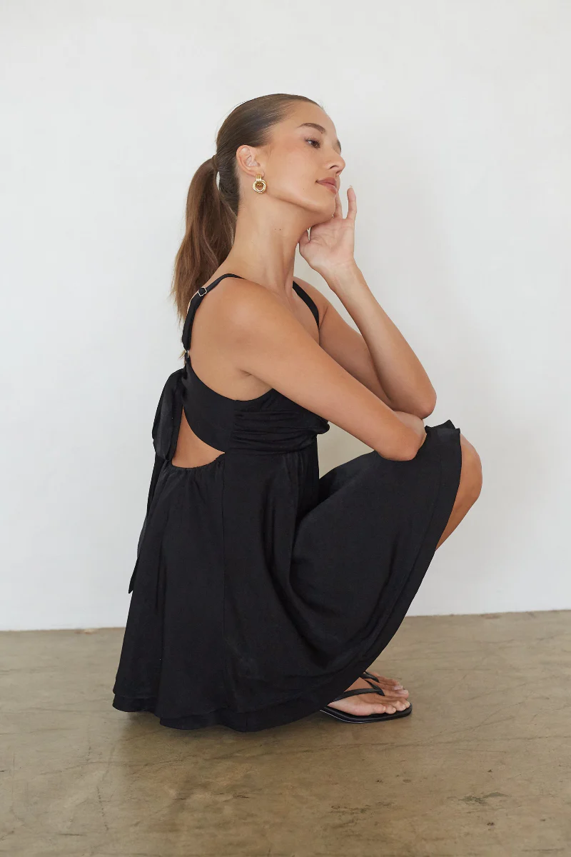 Suki Twist Babydoll Mini Dress - luluinthesky